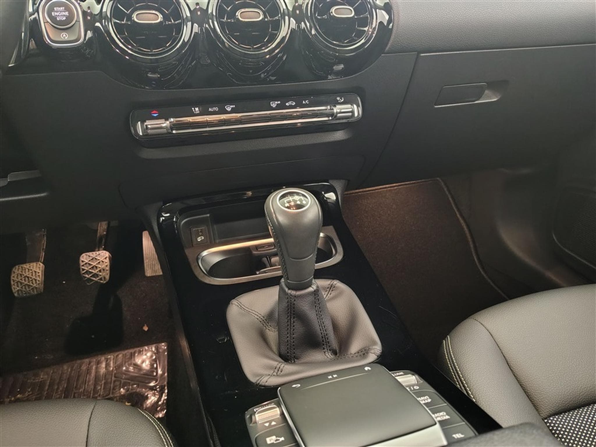 Mercedes B 180 B 180 Business Solution S-CUIR/NAVI/JA/PDC (2020) - Photo 12
