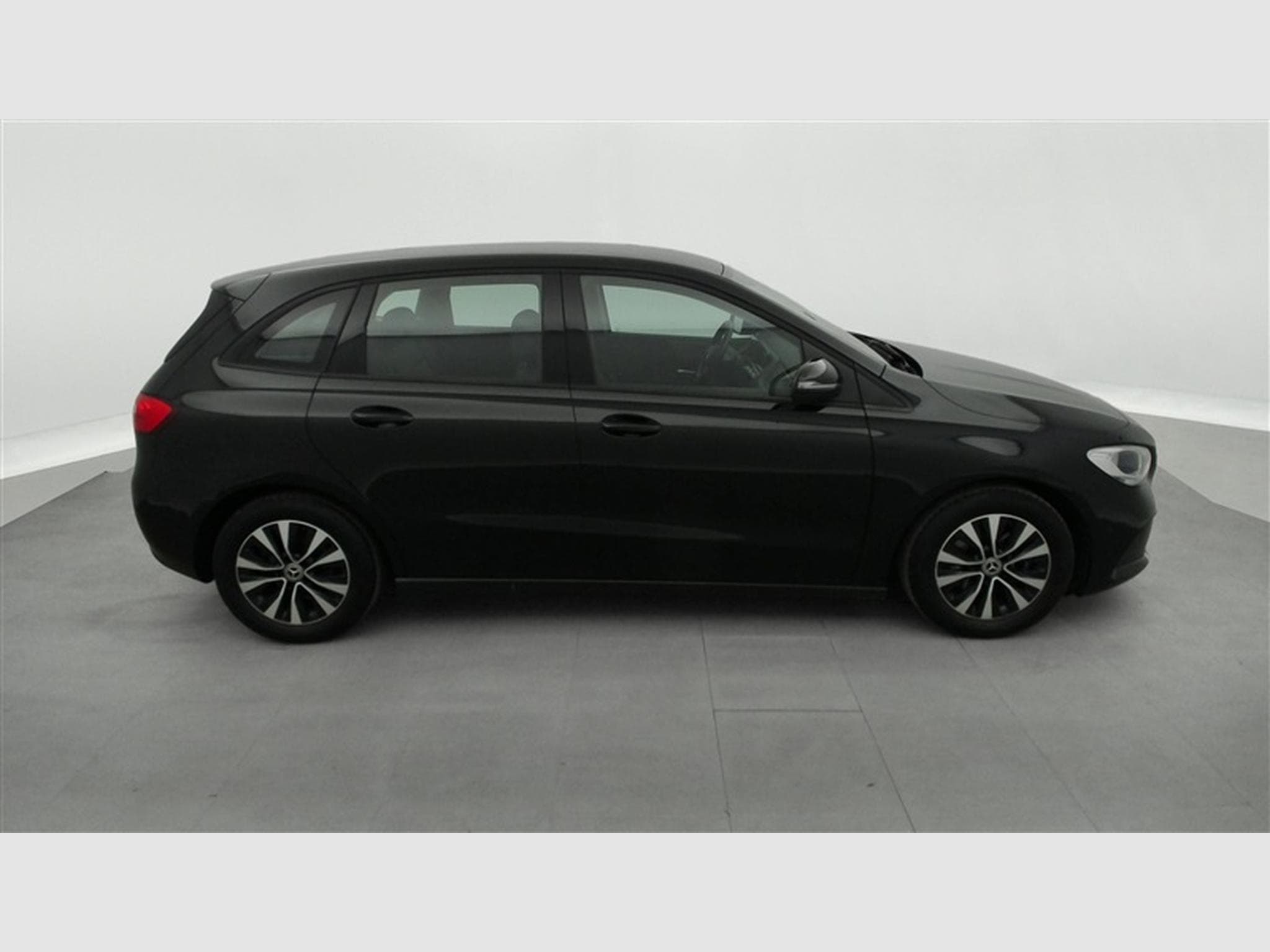 Mercedes B 180 B 180 Business Solution S-CUIR/NAVI/JA/PDC (2020) - Photo 23
