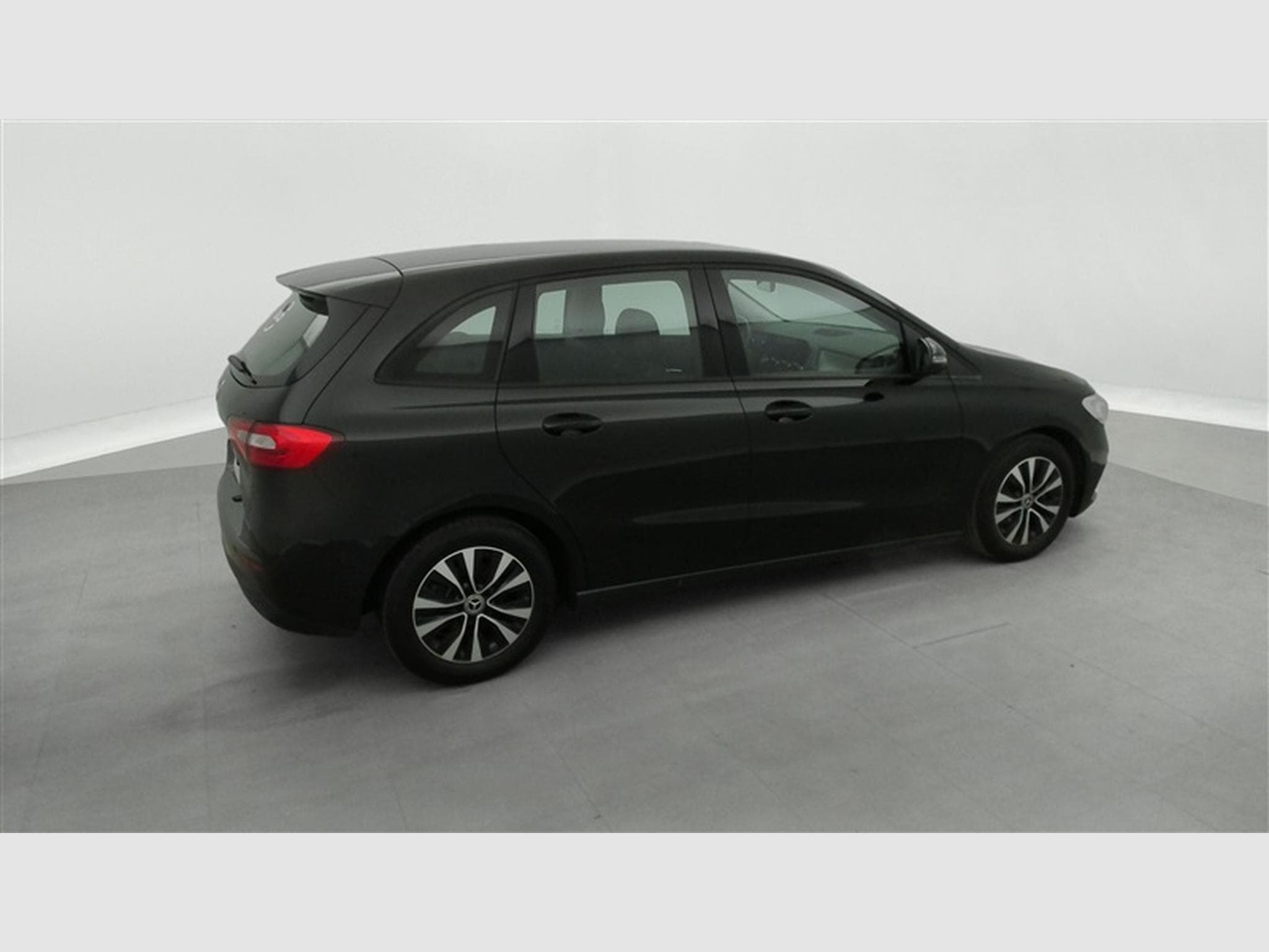Mercedes B 180 B 180 Business Solution S-CUIR/NAVI/JA/PDC (2020) - Photo 24