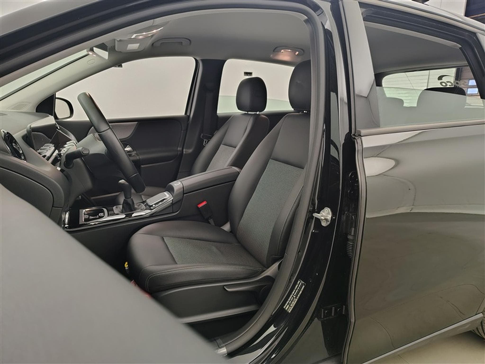 Mercedes B 180 B 180 Business Solution S-CUIR/NAVI/JA/PDC (2020) - Photo 7