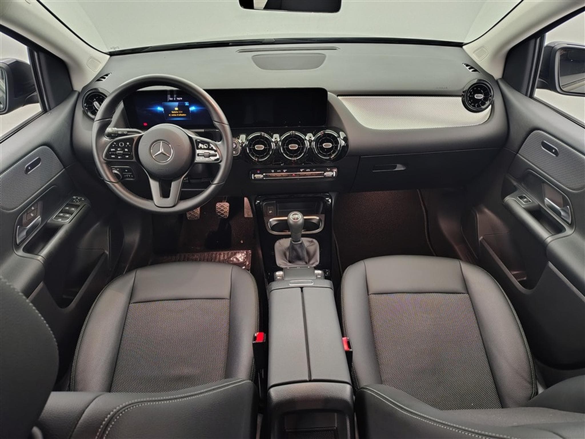 Mercedes B 180 B 180 Business Solution S-CUIR/NAVI/JA/PDC (2020) - Photo 8
