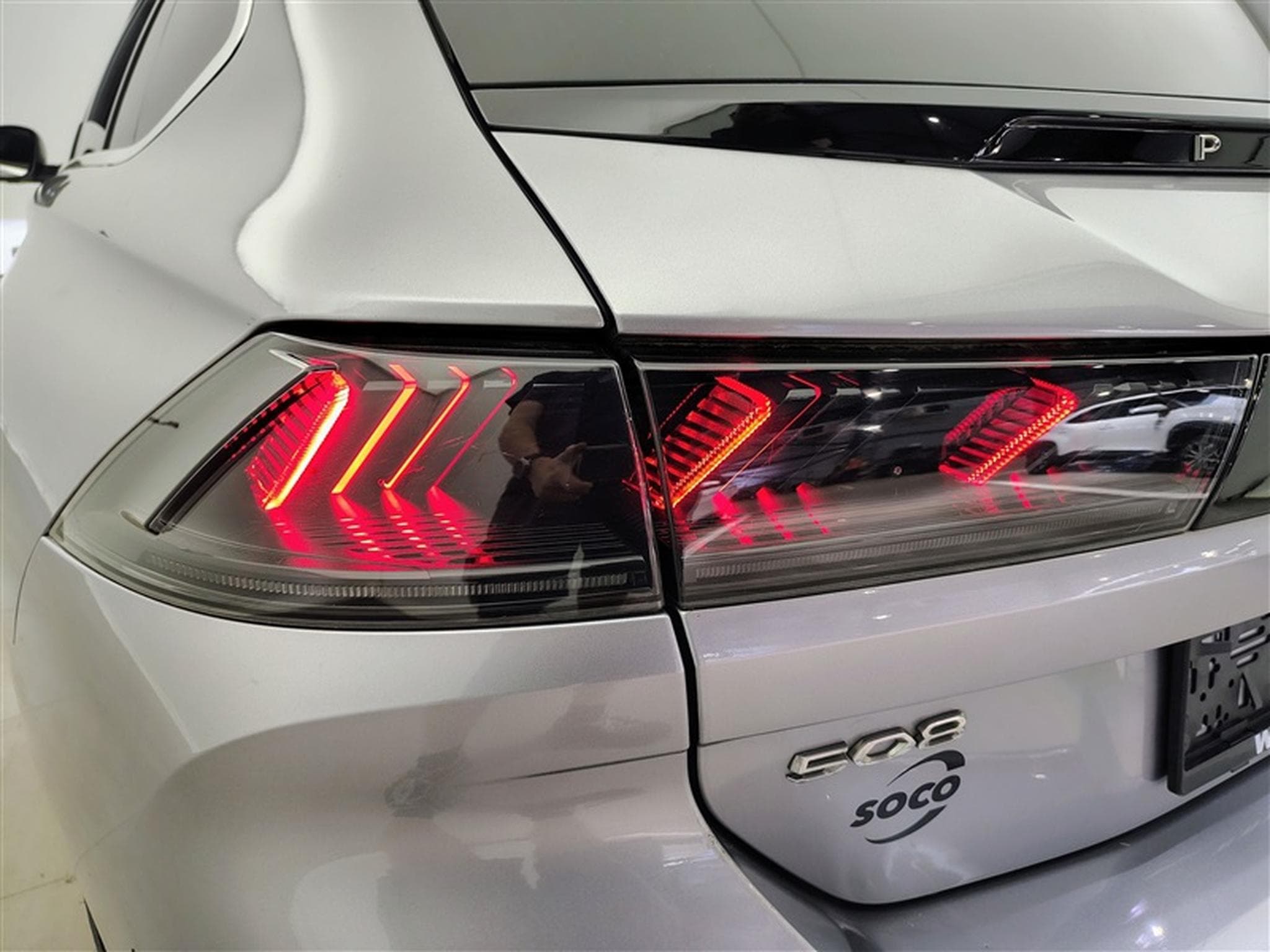 Peugeot 508 SW 1.5 BlueHDi EAT8 Allure Cuir / Navi / Led / Pano (2020) - Foto 16
