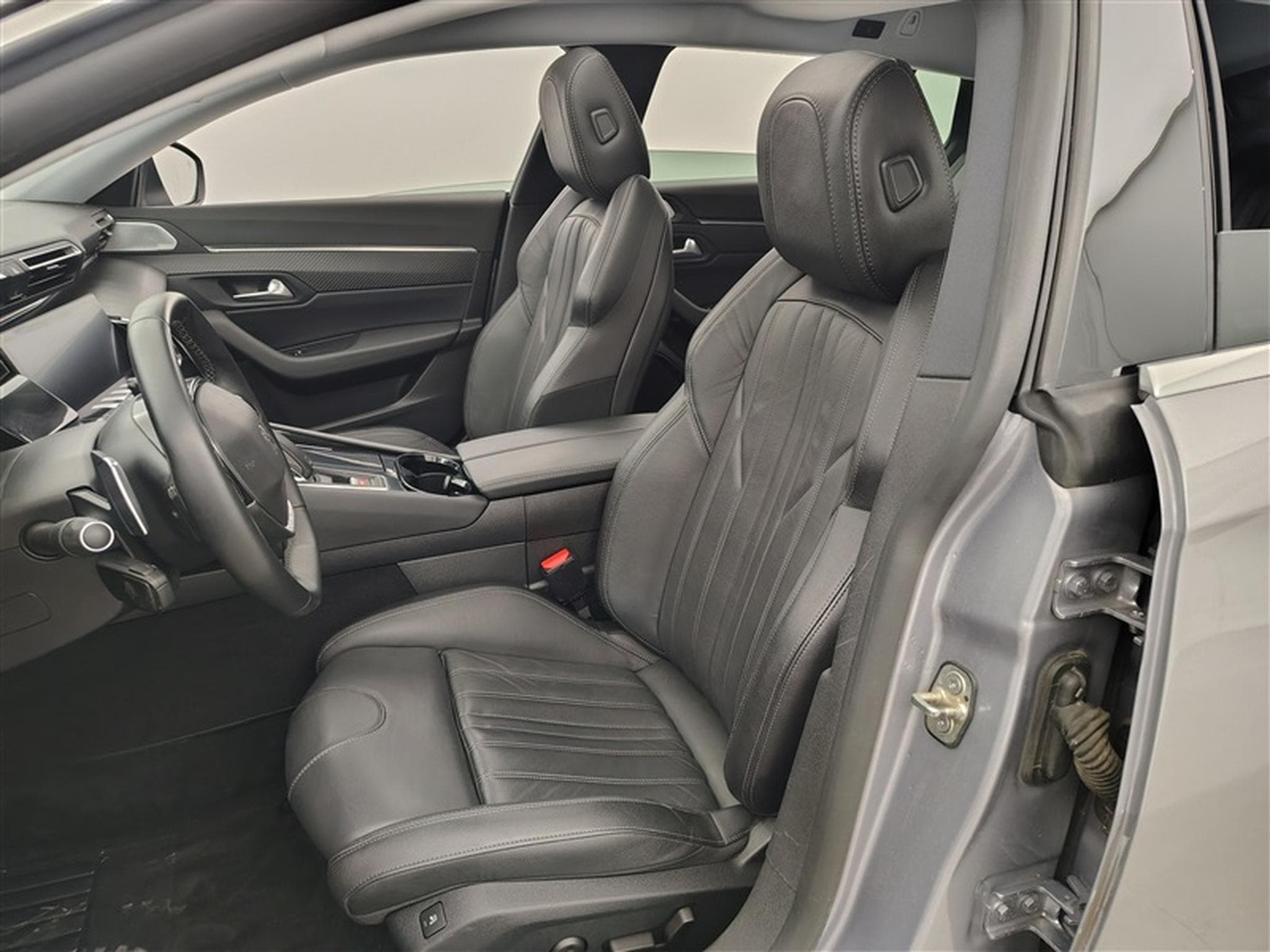 Peugeot 508 SW 1.5 BlueHDi EAT8 Allure Cuir / Navi / Led / Pano (2020) - Foto 7