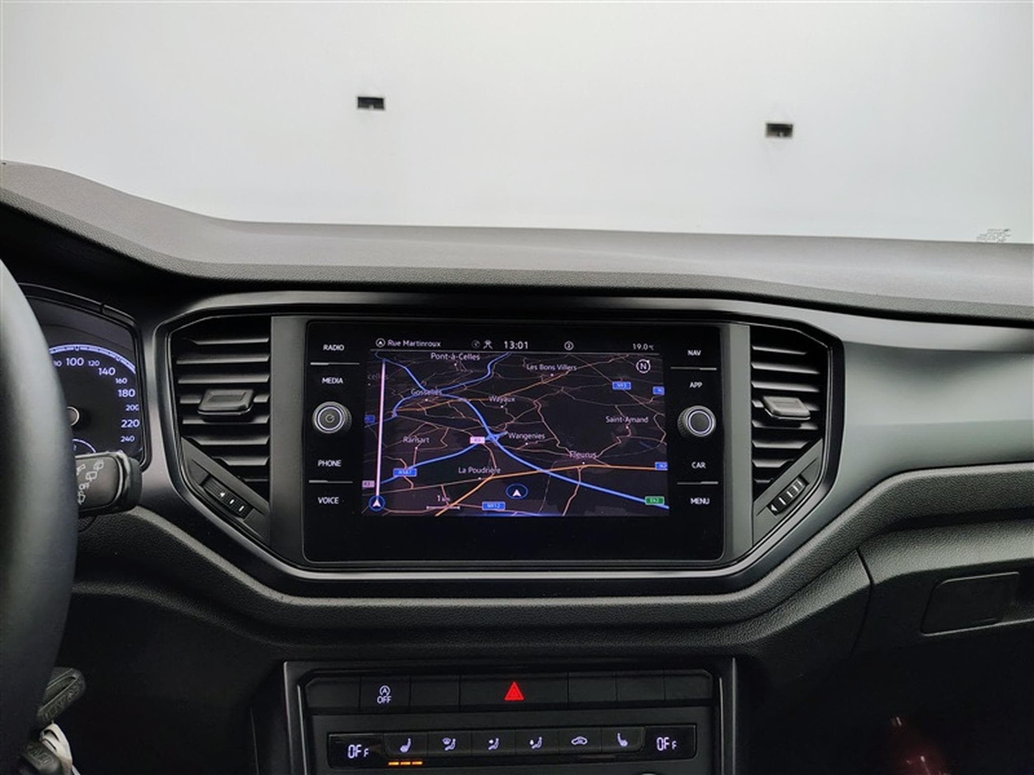 VW T-Roc 1.5 TSI  DSG  Navi / PDC av+ar (2021) - Foto 11