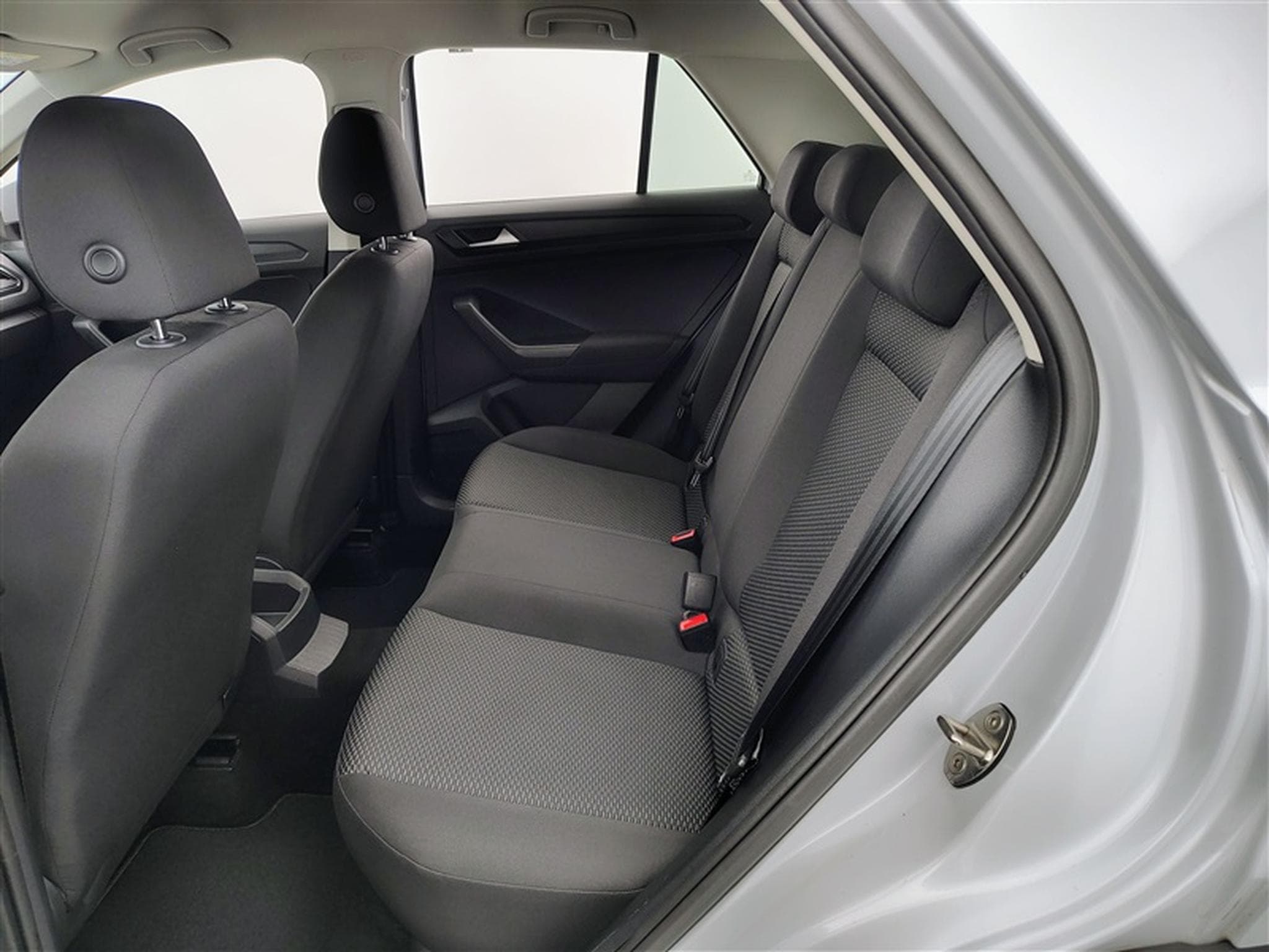VW T-Roc 1.5 TSI  DSG  Navi / PDC av+ar (2021) - Foto 13