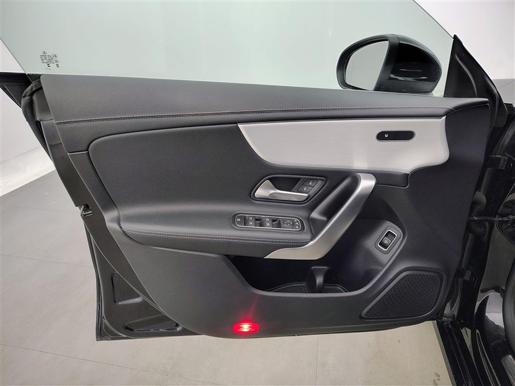 Mercedes CLA 180 Shoot Break Exécutive AT7 FACELIFT NAVI / CUIR SP/ FULL LED (2024) - Foto 16