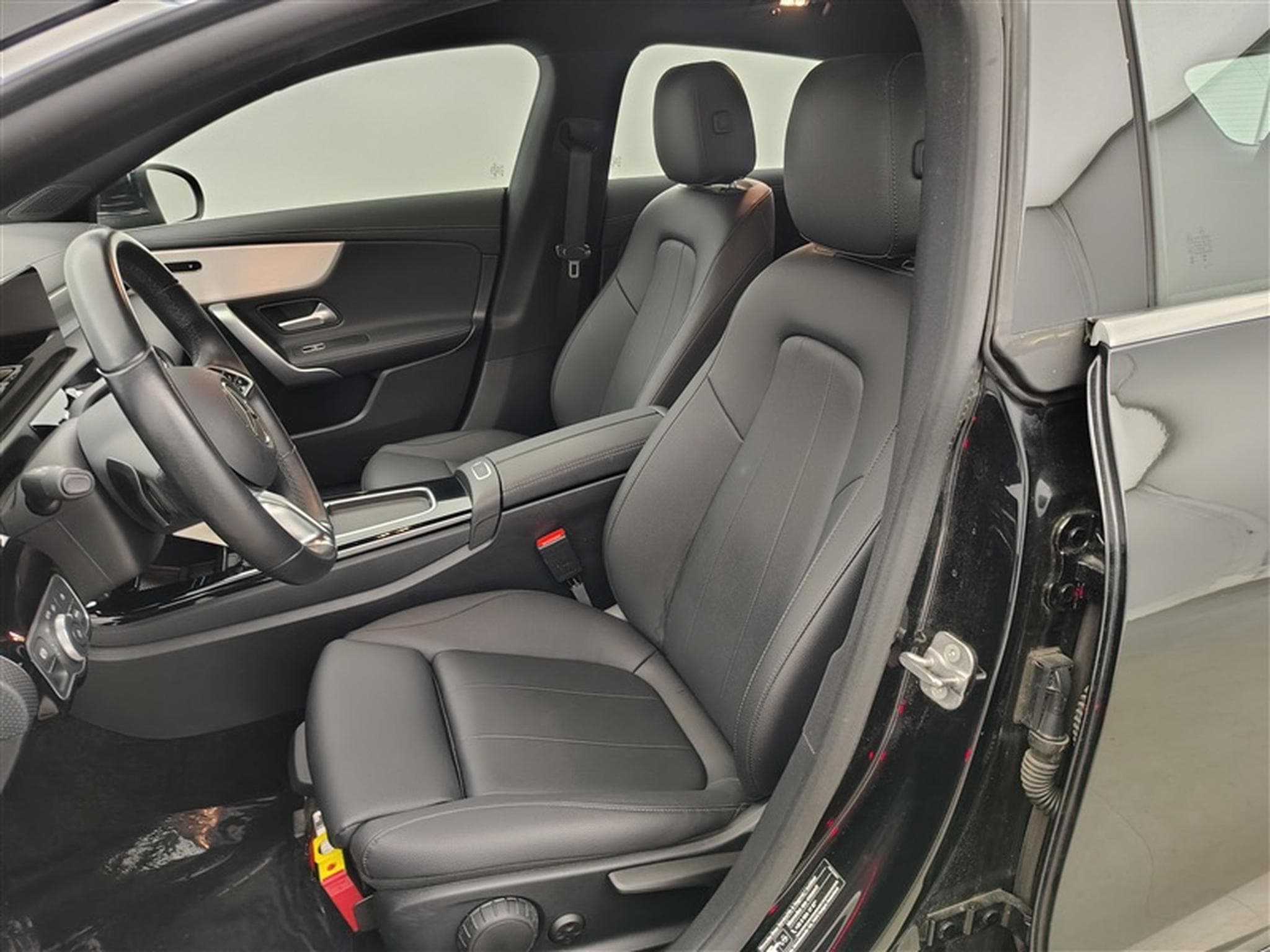 Mercedes CLA 180 Shoot Break Exécutive AT7 FACELIFT NAVI / CUIR SP/ FULL LED (2024) - Foto 6