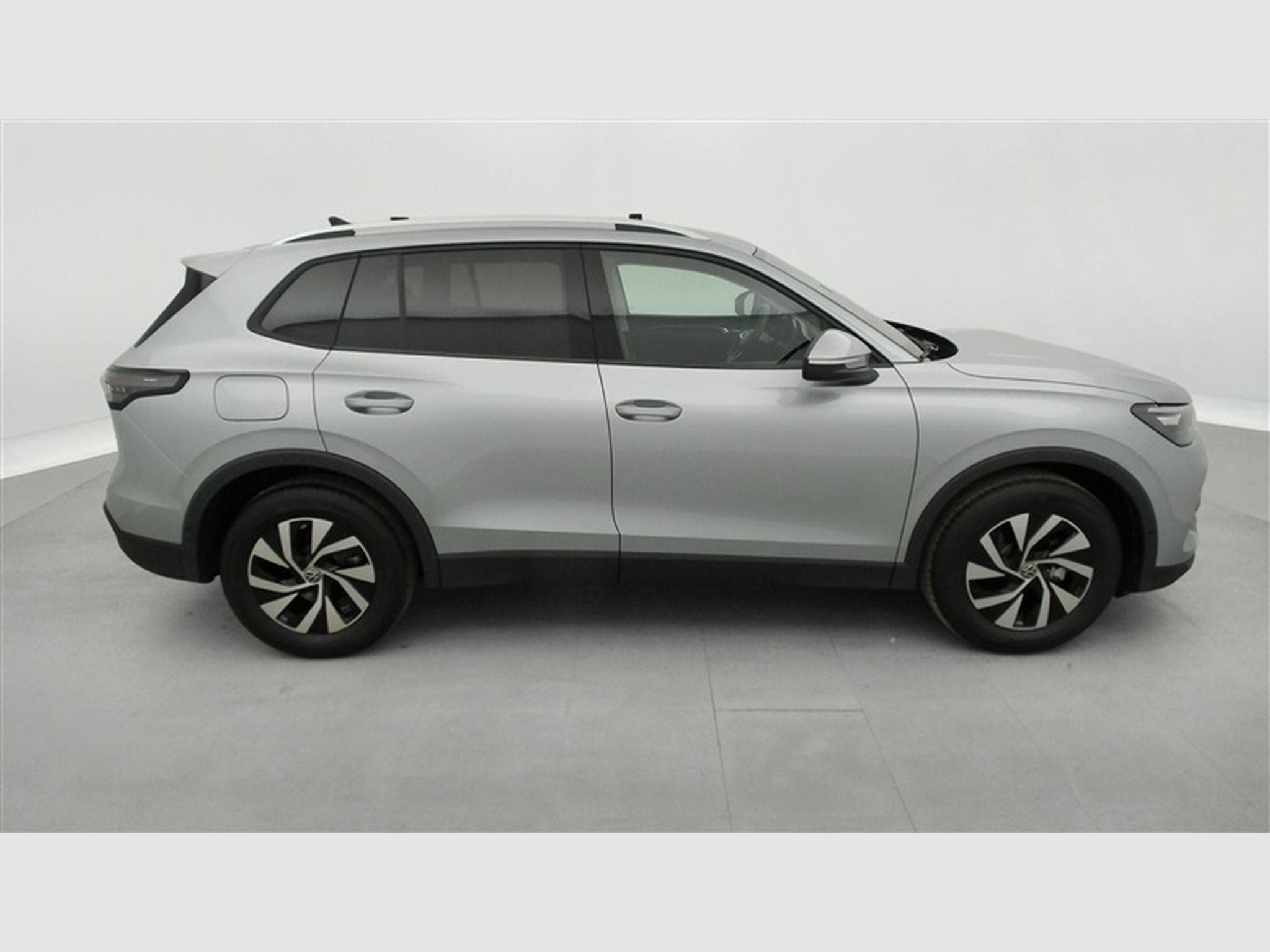 VW Tiguan 1.5 TSI 130cv DSG United CARPLAY / FULL LED / CAMERA 360° (2026) - Foto 25