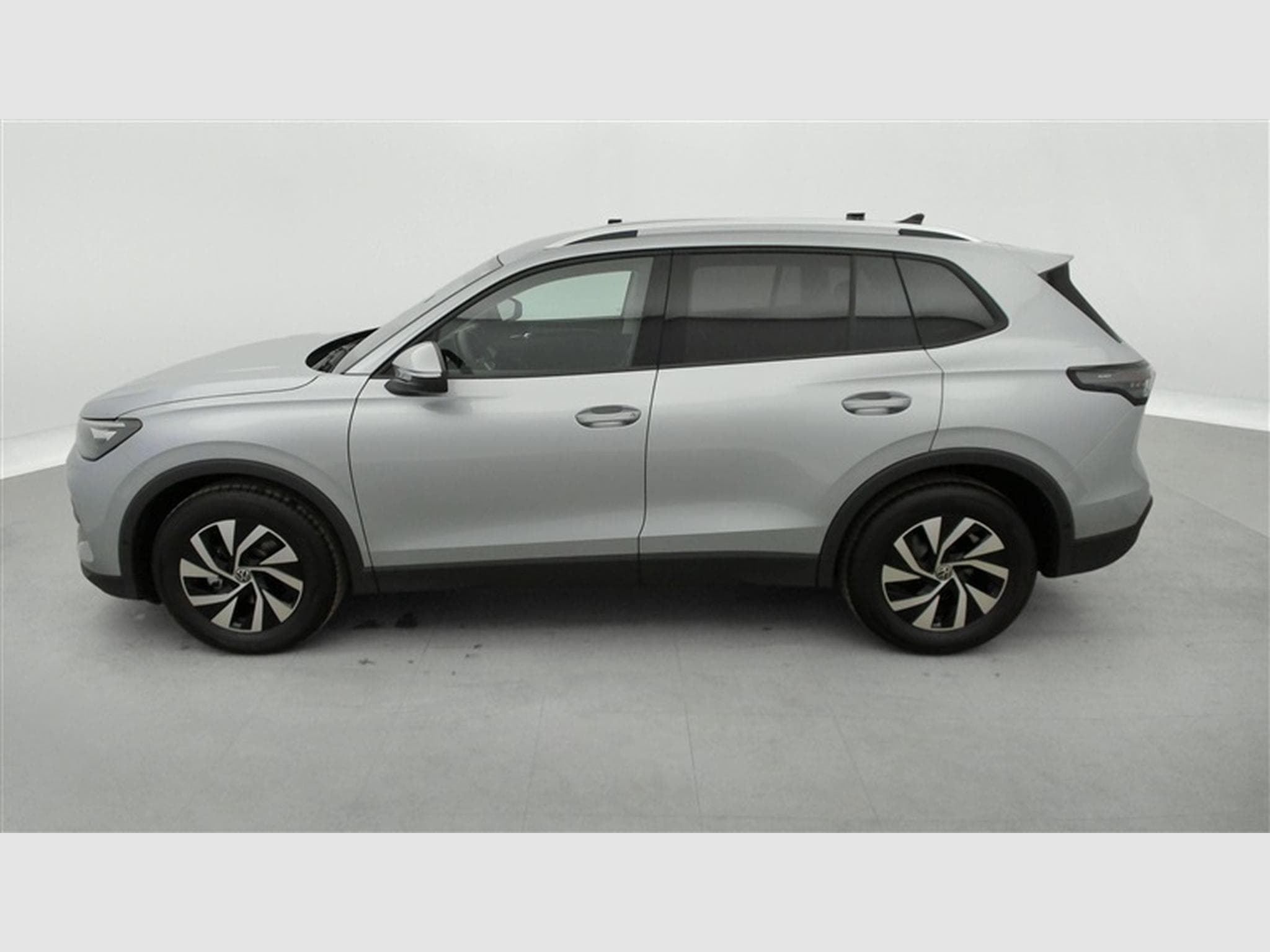 VW Tiguan 1.5 TSI 130cv DSG United CARPLAY / FULL LED / CAMERA 360° (2026) - Foto 3