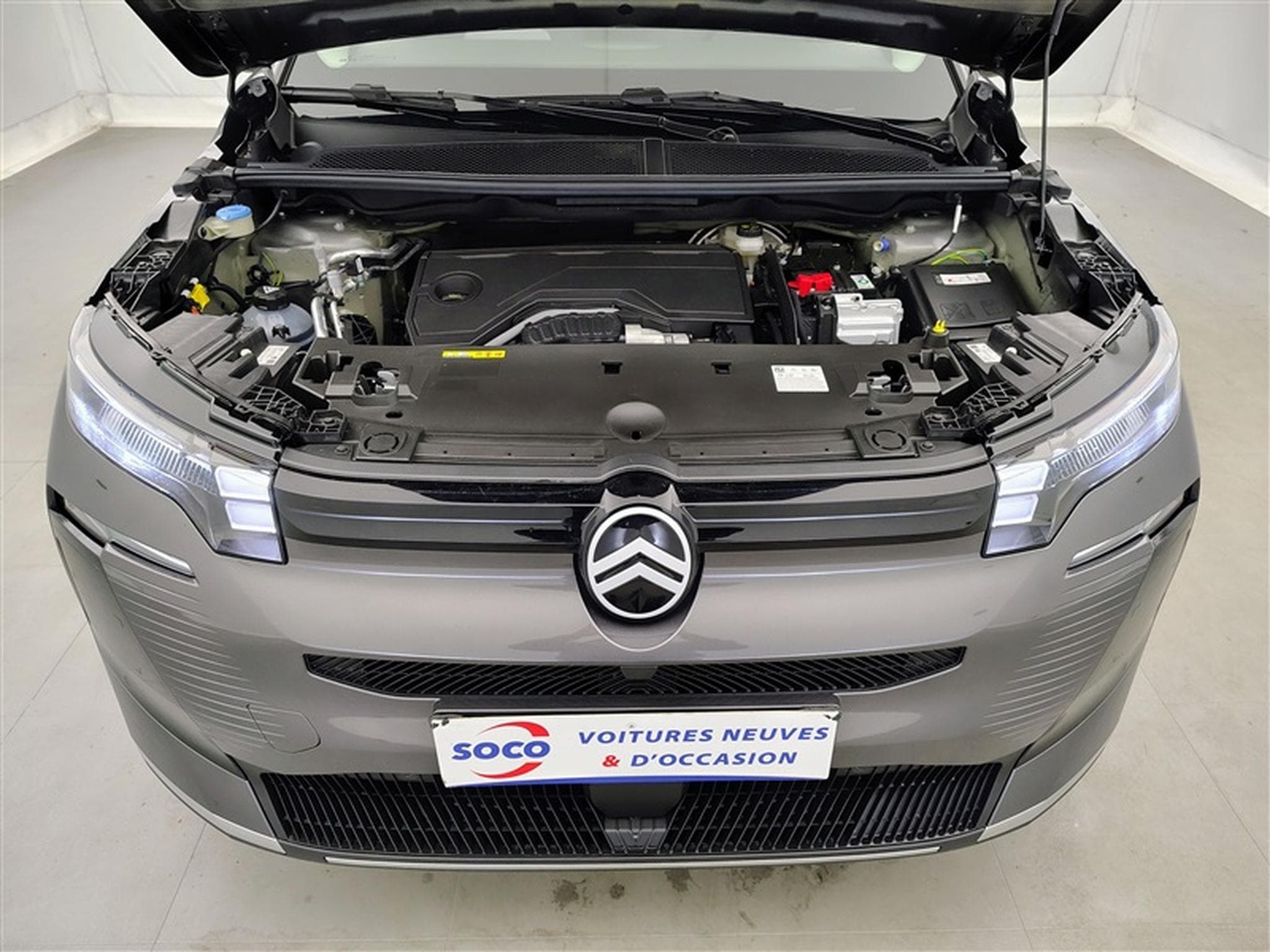 Citroen C5 Aircross 1.2 Hybrid 145cv E-DCS6 Plus NAVI / FULL LED / CAMERA / JA19 (2026) - Photo 20