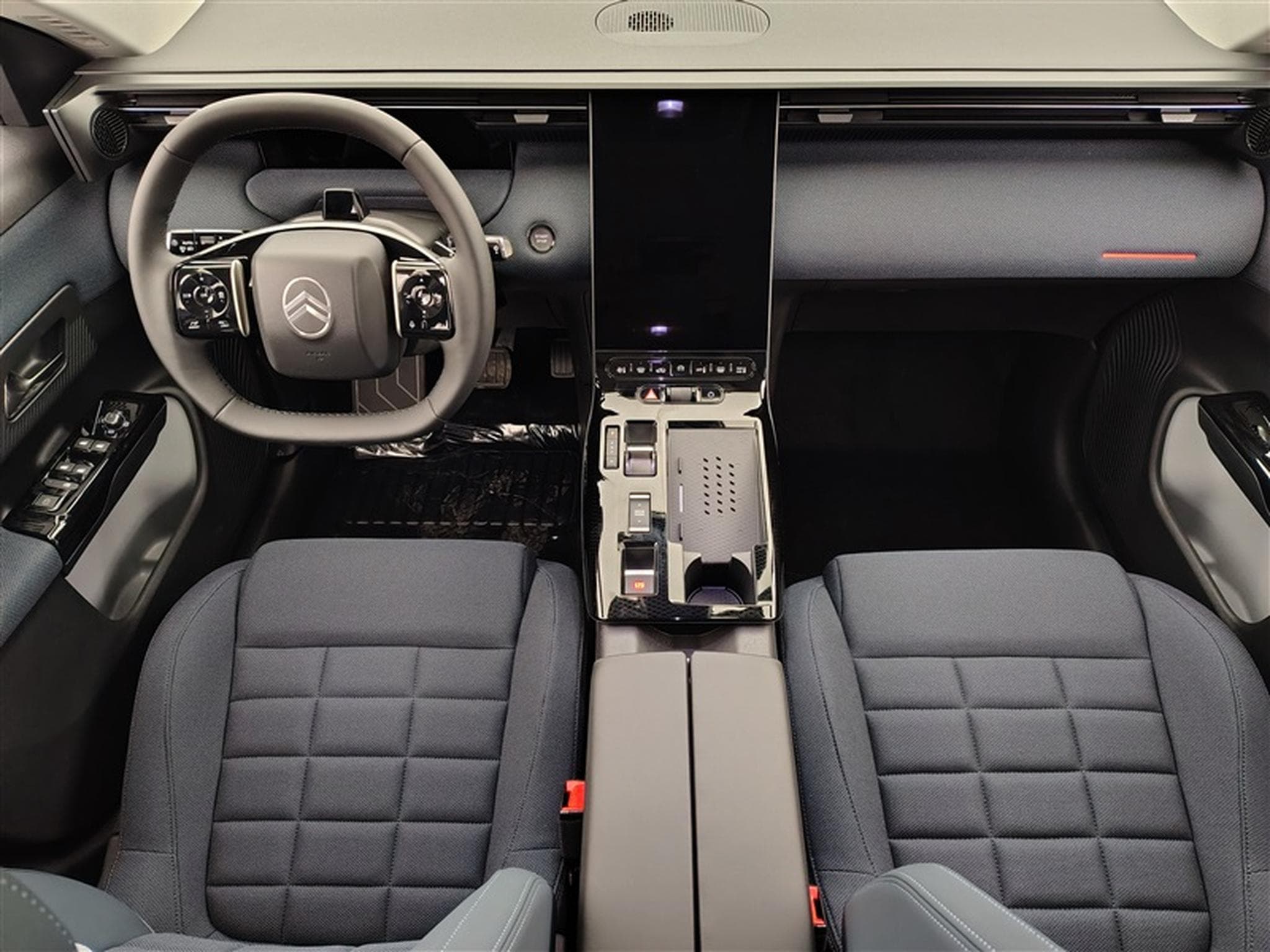Citroen C5 Aircross 1.2 Hybrid 145cv E-DCS6 Plus NAVI / FULL LED / CAMERA / JA19 (2026) - Photo 8