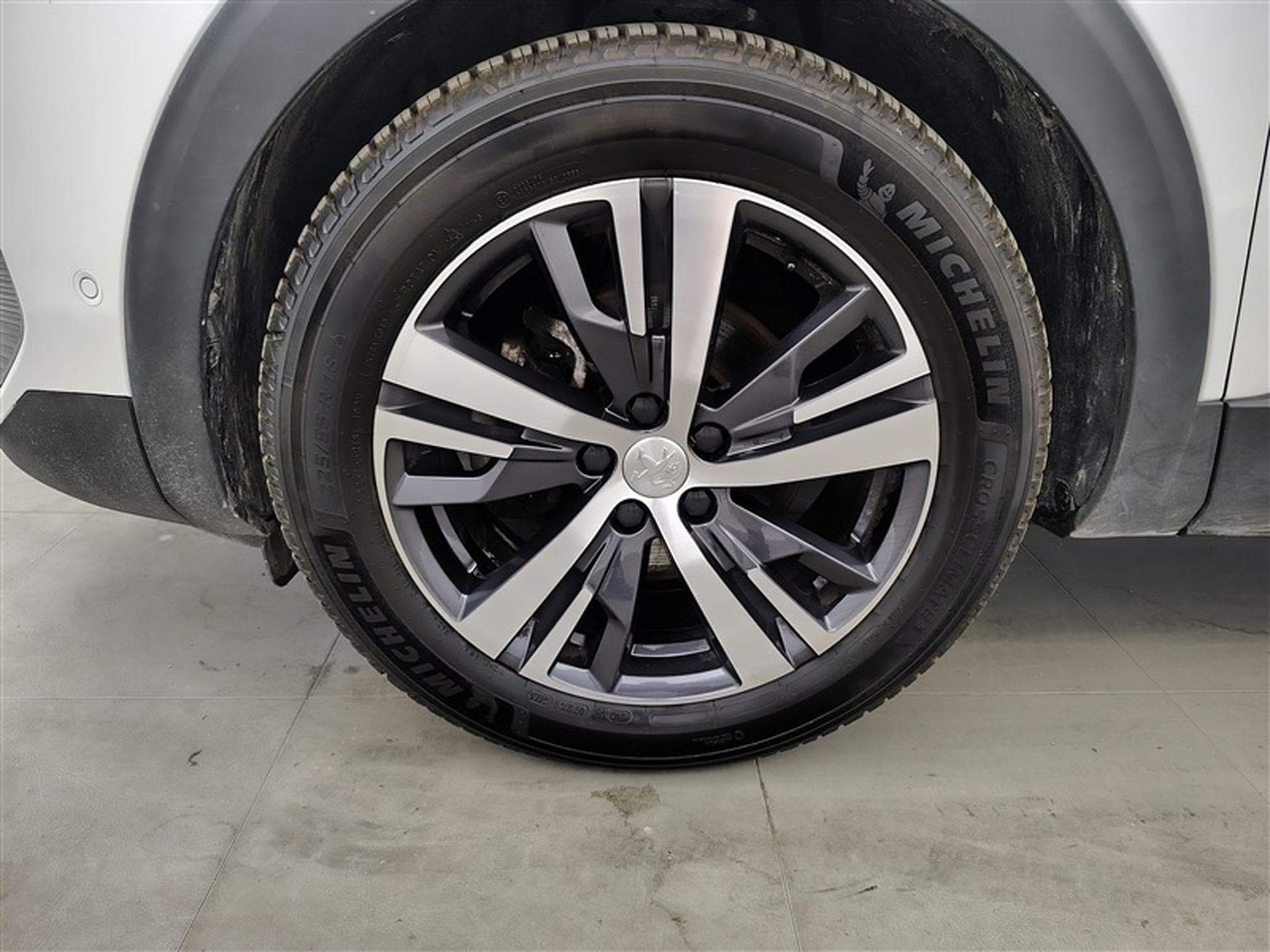 Peugeot 5008 1.2 PureTech 130Cv EAT8 Allure Pack 7PL / NAVI / FULL LED (2023) - Photo 6