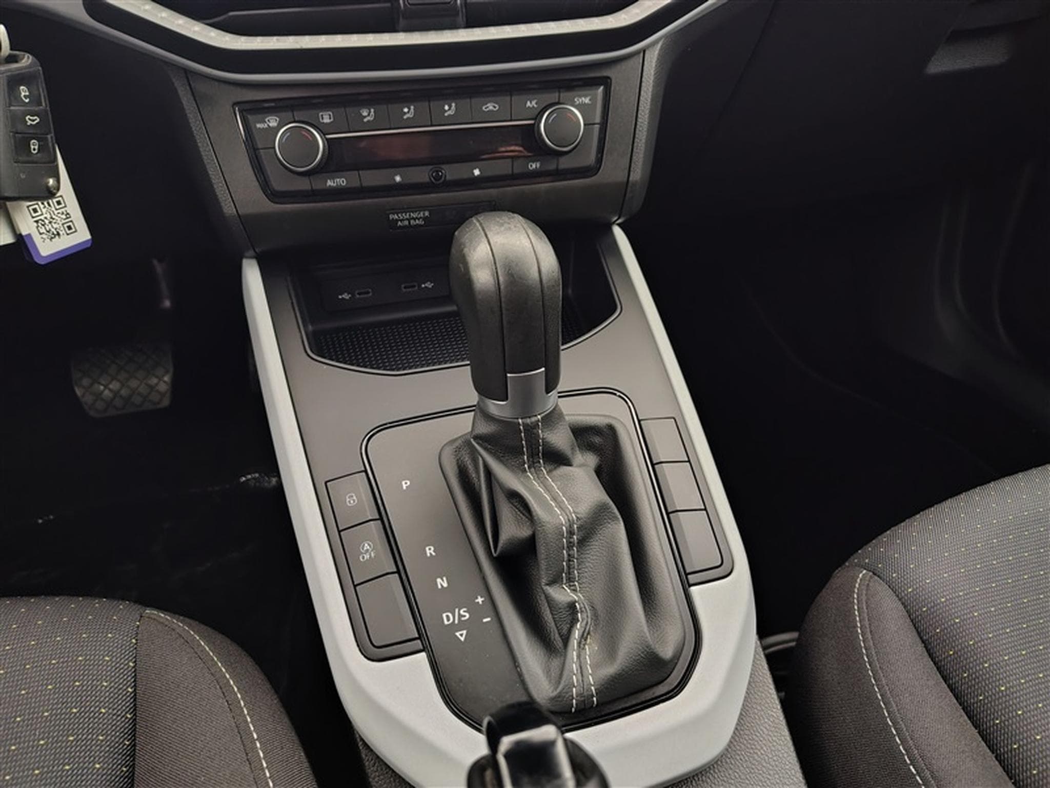 Seat Arona 1.0 TSI Move! DSG CARPLAY / PDC / ALU (2023) - Photo 12