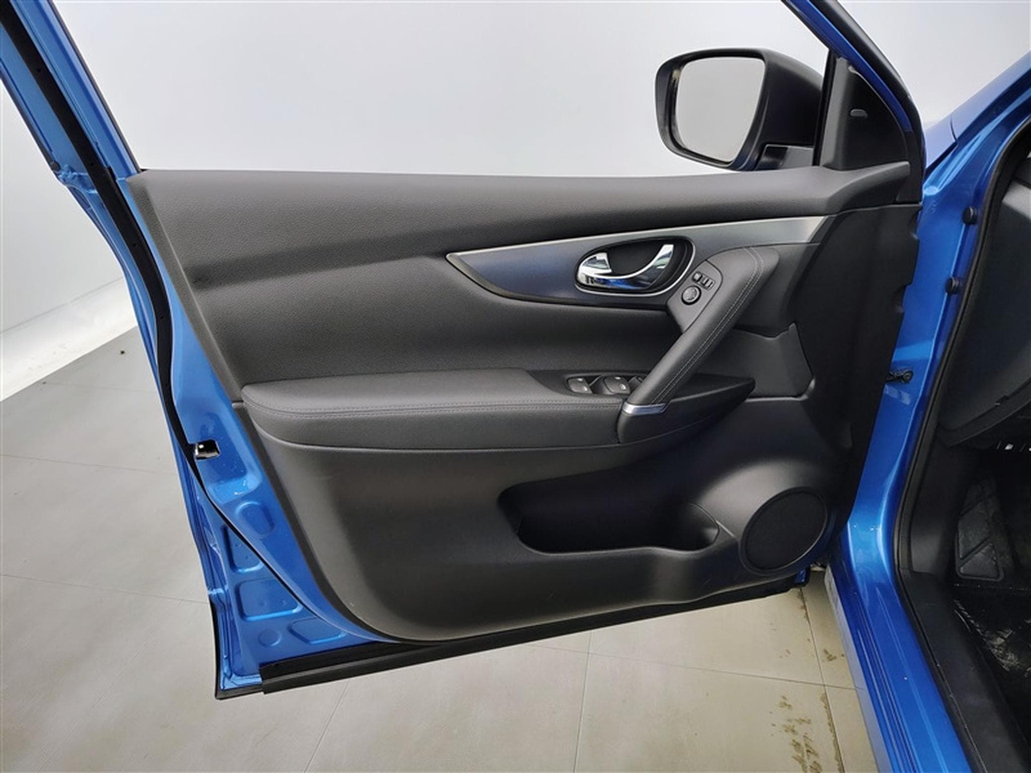 Nissan Qashqai 1.5 dCi Tekna Xtronic *NAVI/FULL LED/CAMERA360/CUIR/T.PANO* (2020) - Foto 17