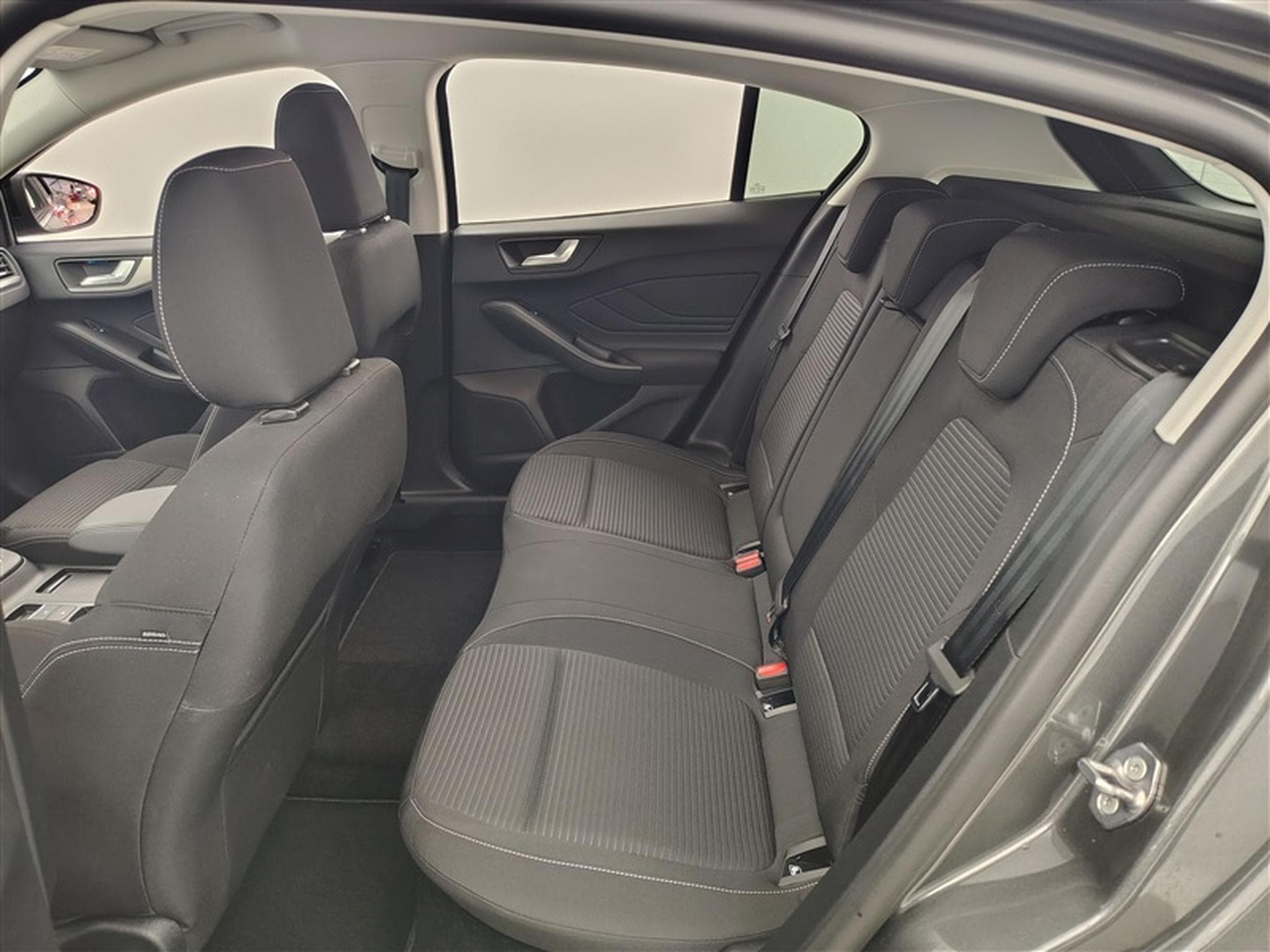 Ford Focus 1.0 EcoBoost 155Cv Titanium X Navi / PDC av+ar (2025) - Foto 13