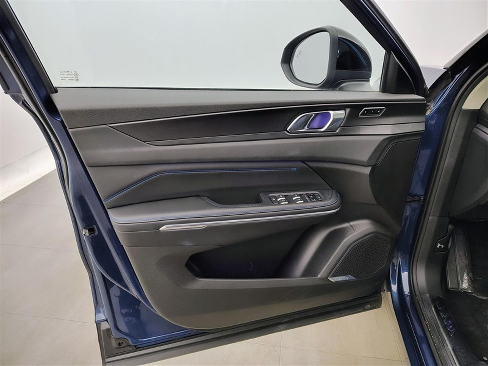 Lynk & Co 01 1.5 Turbo PHEV NAVI / FULL LED / PANO / CAMERA / ALU 20" (2023) - Foto 17