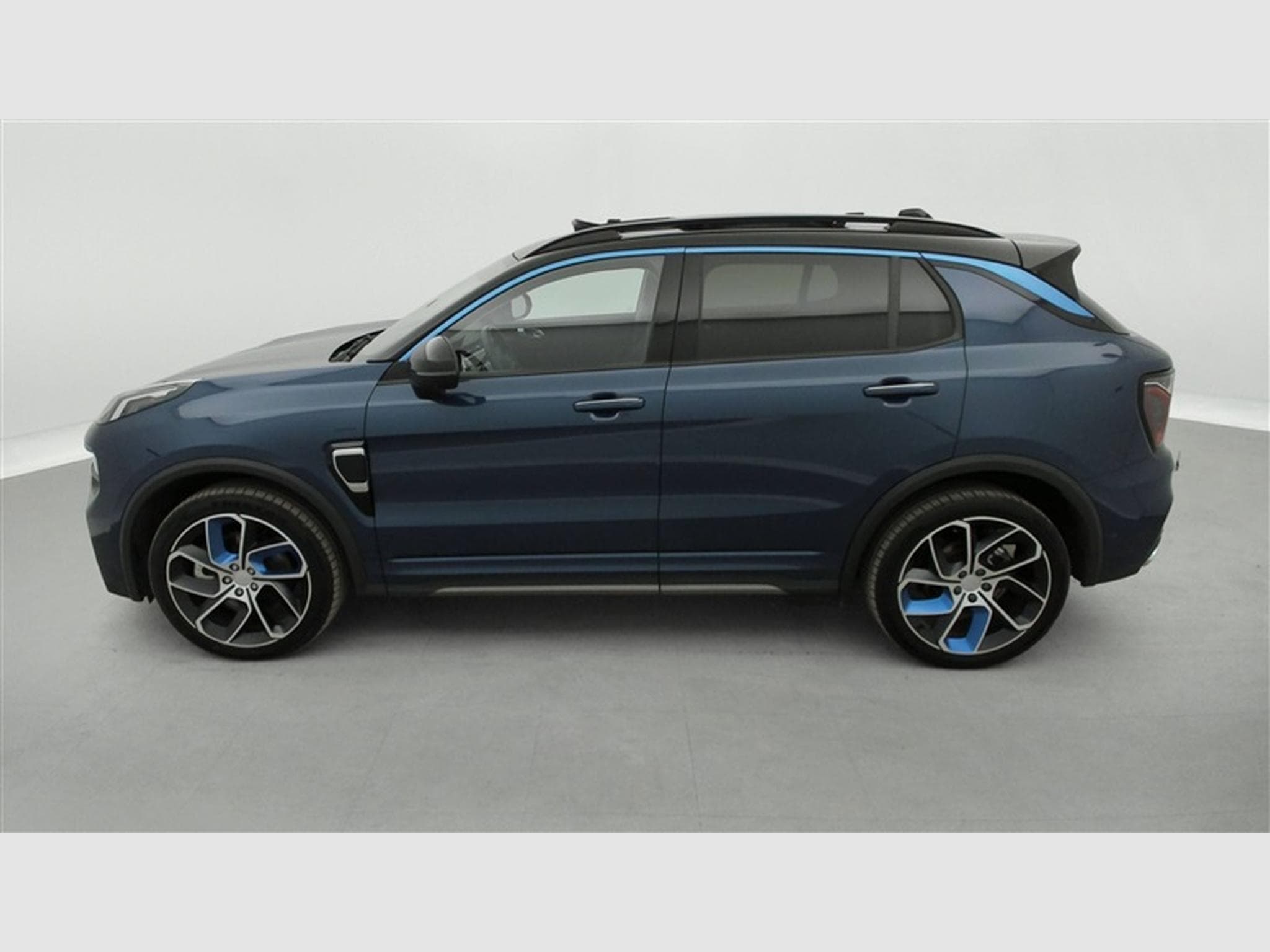 Lynk & Co 01 1.5 Turbo PHEV NAVI / FULL LED / PANO / CAMERA / ALU 20" (2023) - Foto 3