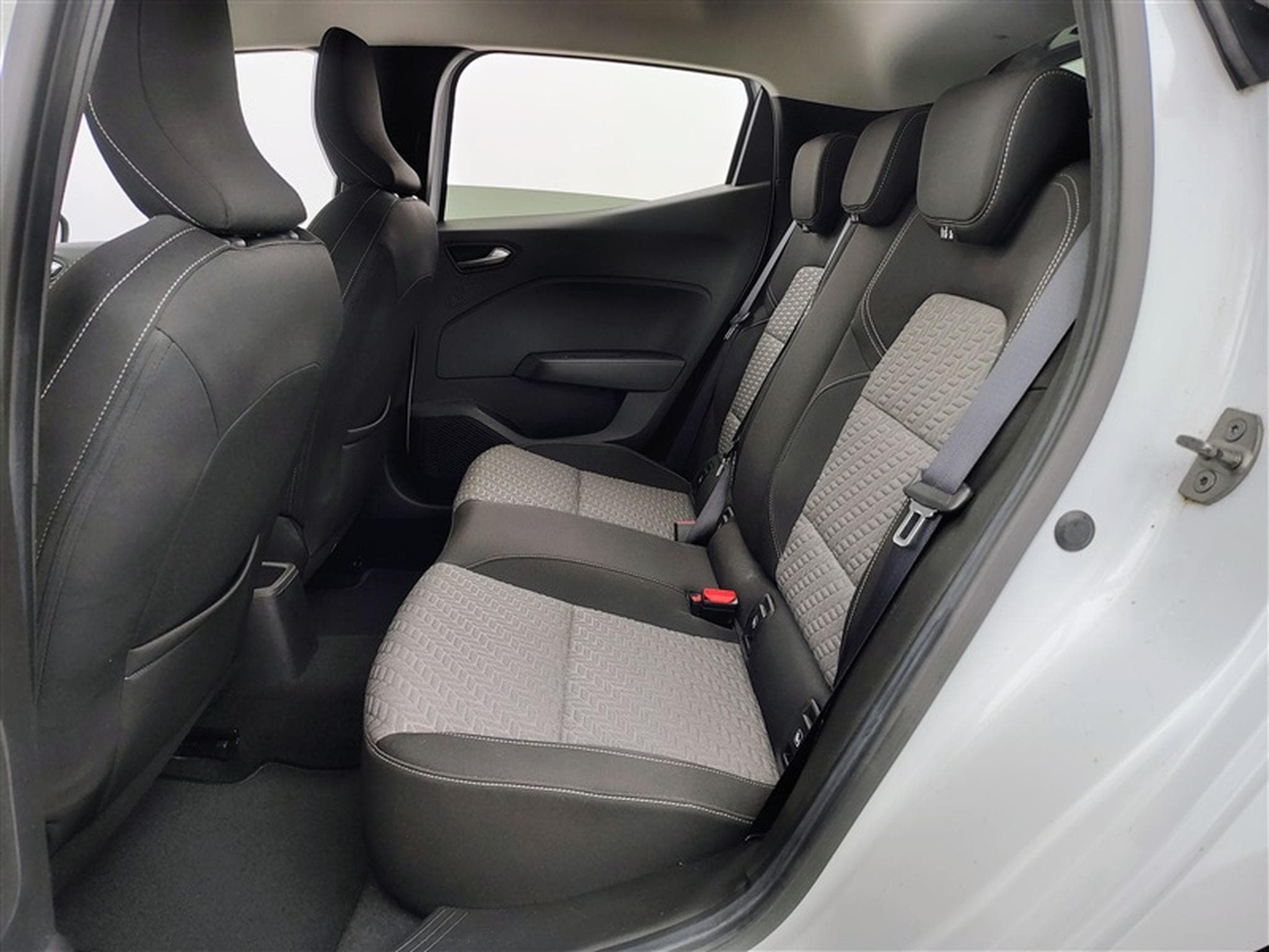 Renault Clio 1.0i SCe Evolution NAVI / CARPLAY / PDC / ALU (2023) - Foto 13