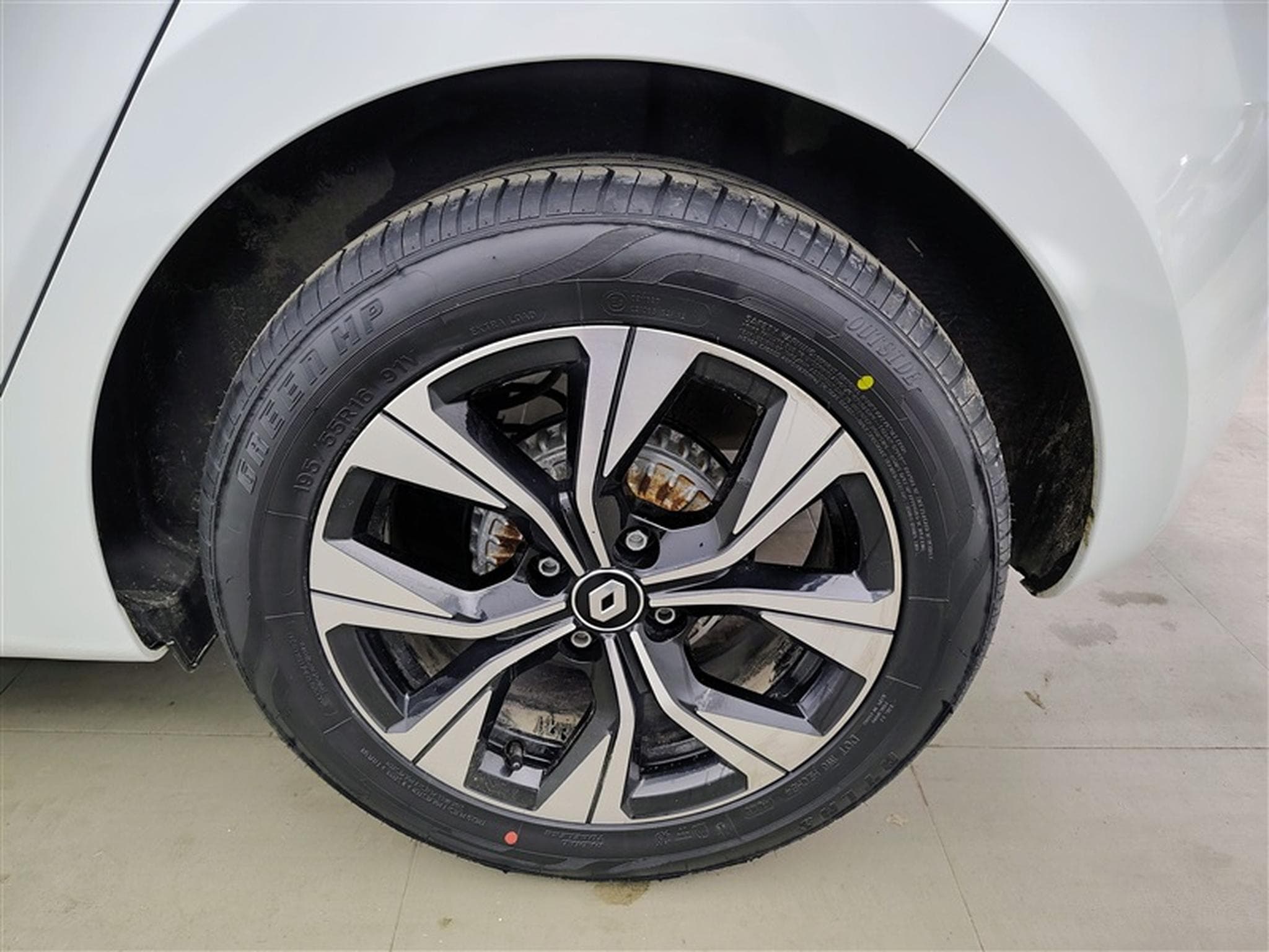 Renault Clio 1.0i SCe Evolution NAVI / CARPLAY / PDC / ALU (2023) - Foto 6