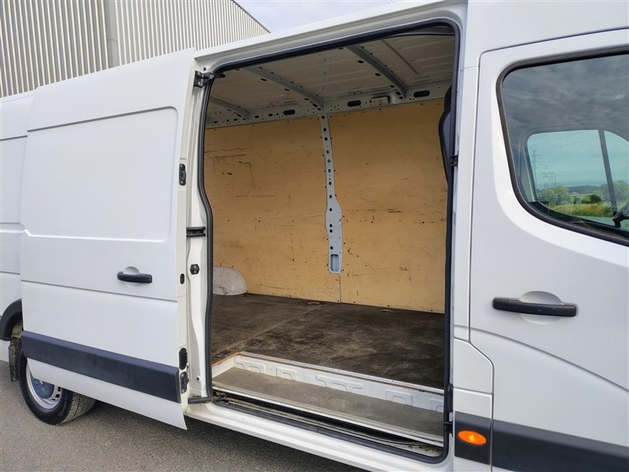 Opel Movano 2.3 BiTurbo L4H2 CLIM (2019) - Foto 13