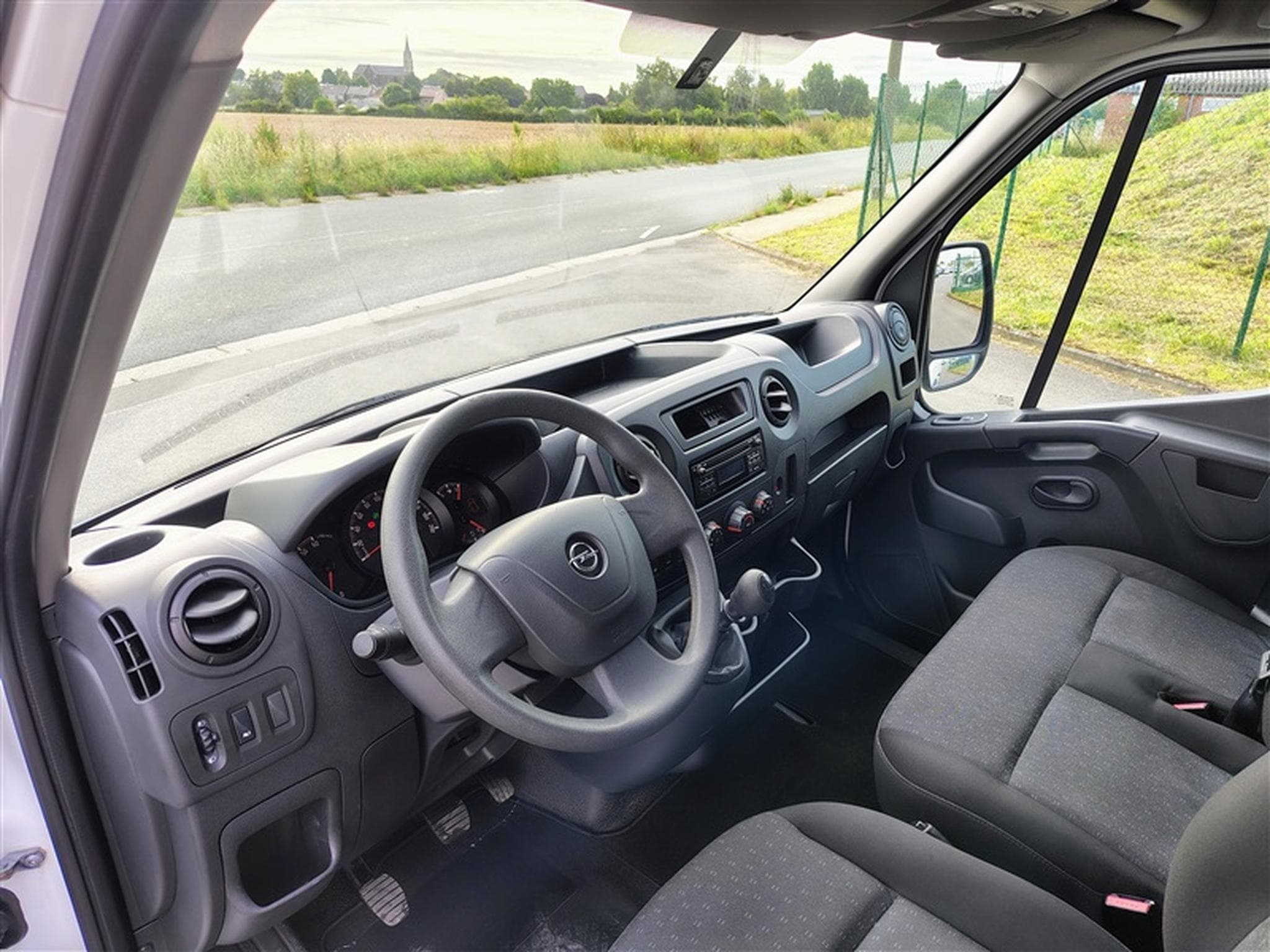 Opel Movano 2.3 BiTurbo L4H2 CLIM (2019) - Foto 8