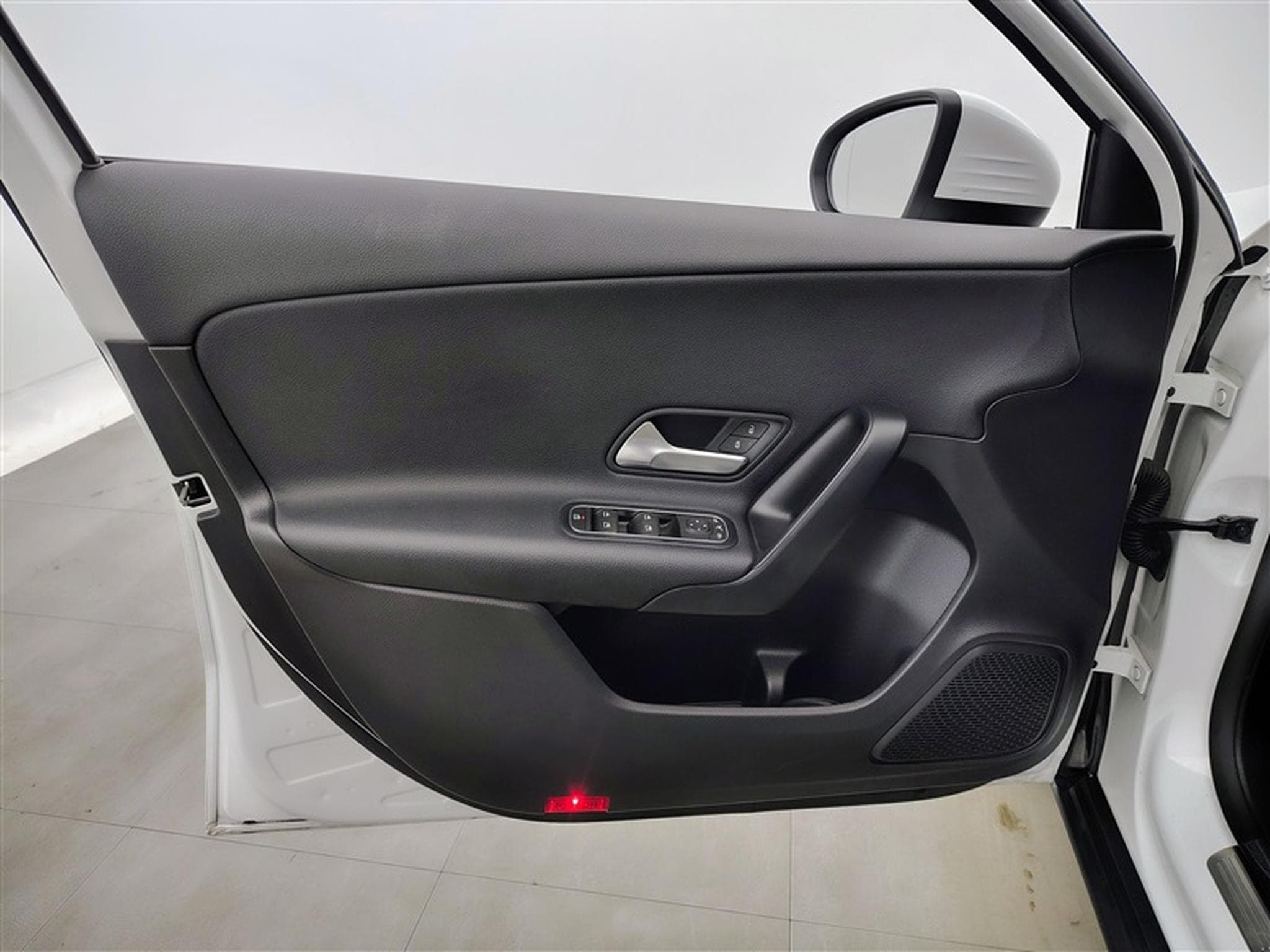 Mercedes A 160 A 160 Business NAVI/PDC AV AR (2022) - Photo 17