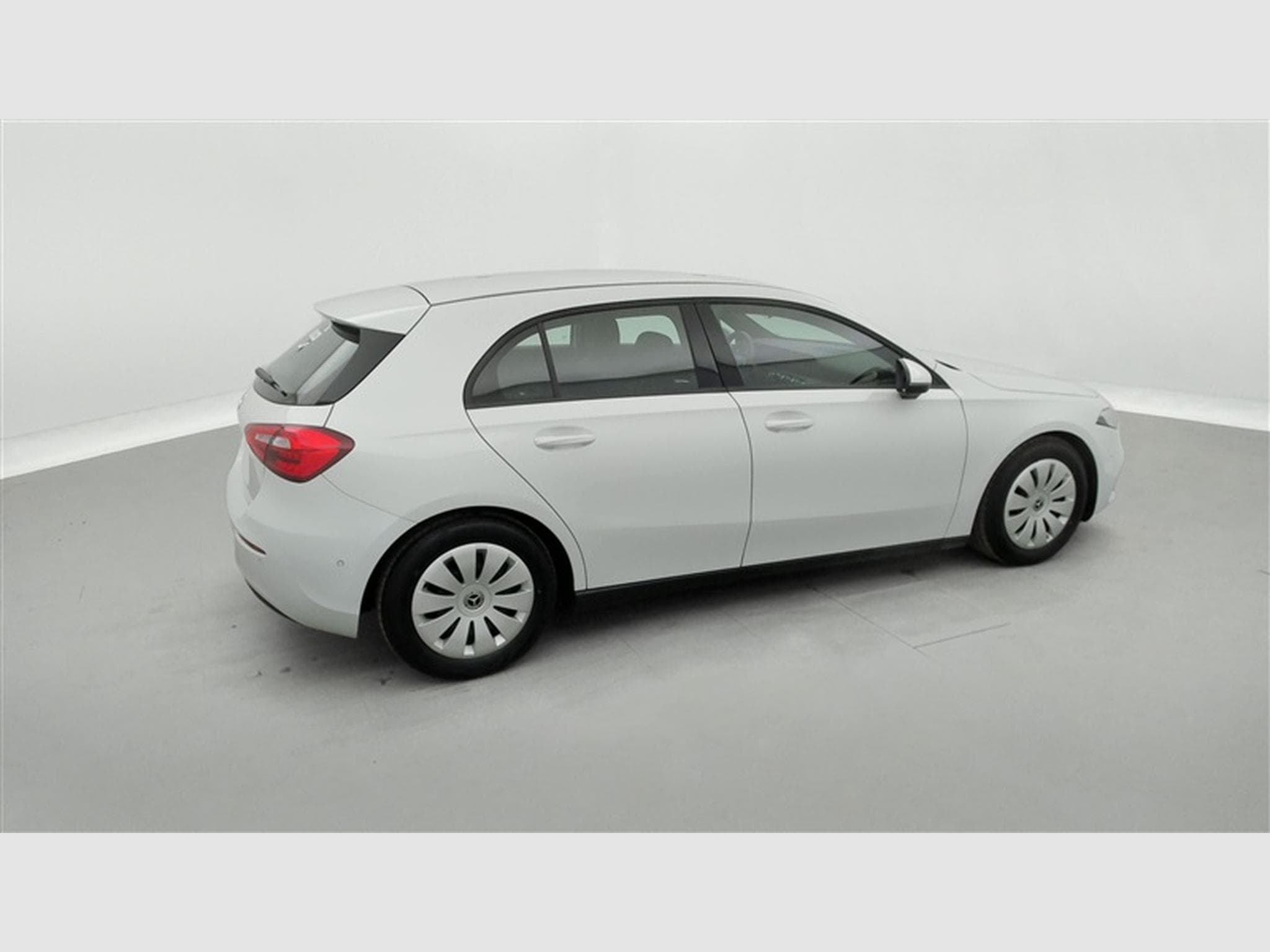 Mercedes A 160 A 160 Business NAVI/PDC AV AR (2022) - Photo 24