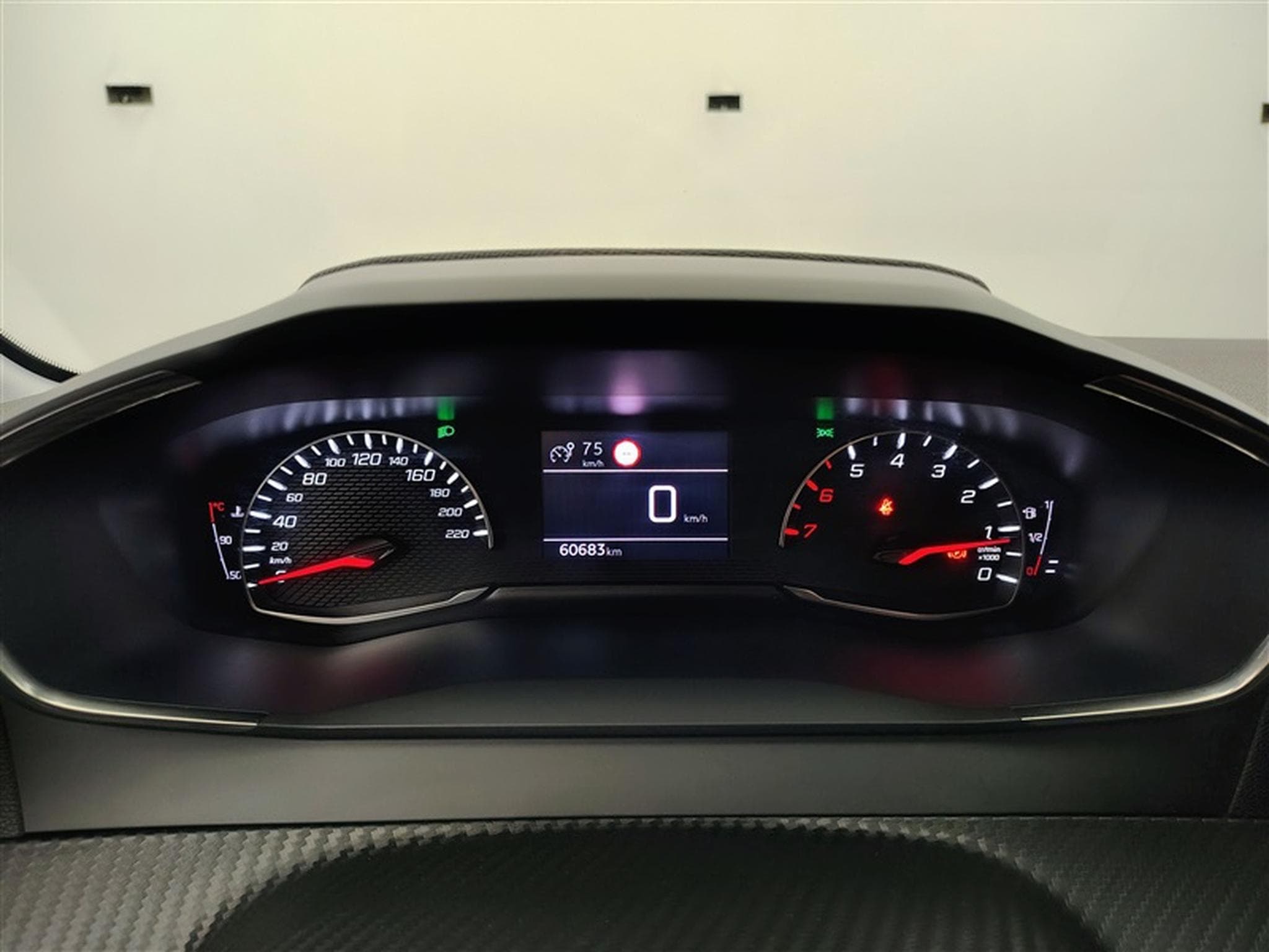 Peugeot 208 1.2i PureTech Active Pack CARPLAY / PDC (2022) - Photo 8