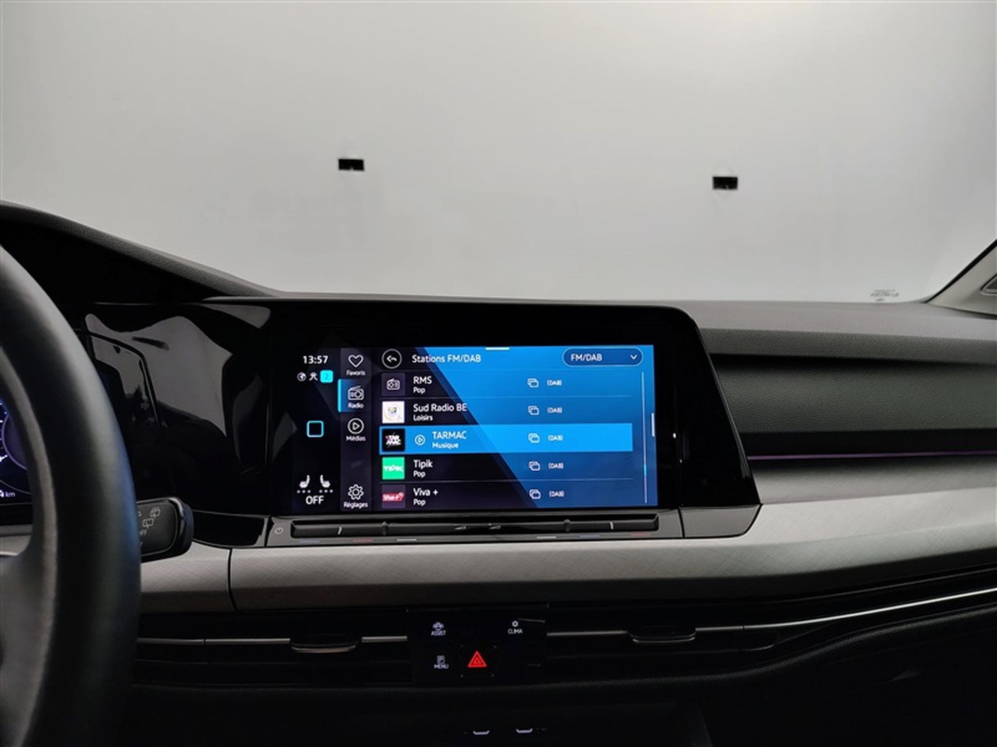 VW Golf 1.0 TSI Life CARPLAY / FULL LED / PDC / ALU (2023) - Photo 11
