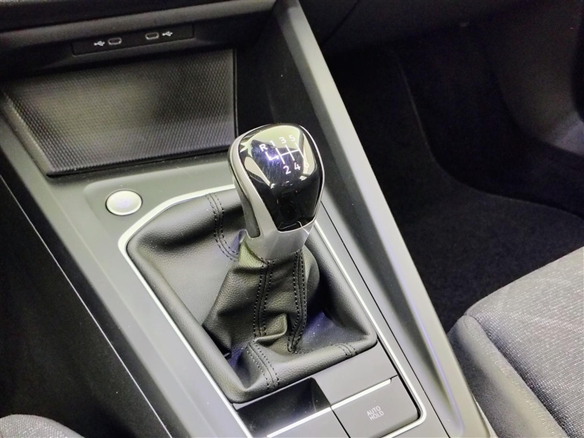 VW Golf 1.0 TSI Life CARPLAY / FULL LED / PDC / ALU (2023) - Photo 12