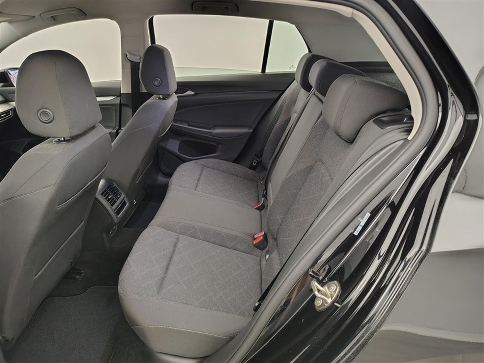 VW Golf 1.0 TSI Life CARPLAY / FULL LED / PDC / ALU (2023) - Photo 13