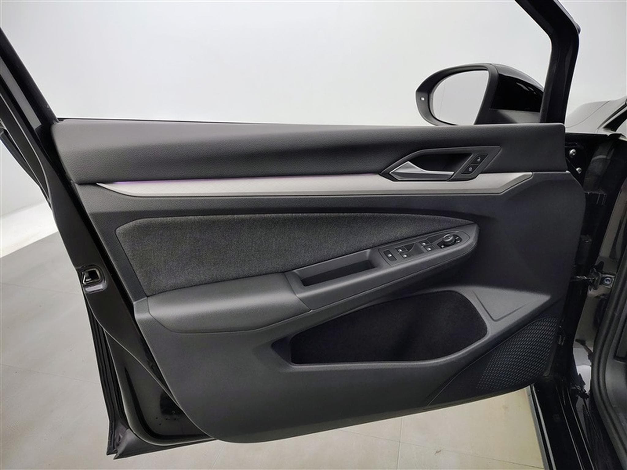 VW Golf 1.0 TSI Life CARPLAY / FULL LED / PDC / ALU (2023) - Photo 17
