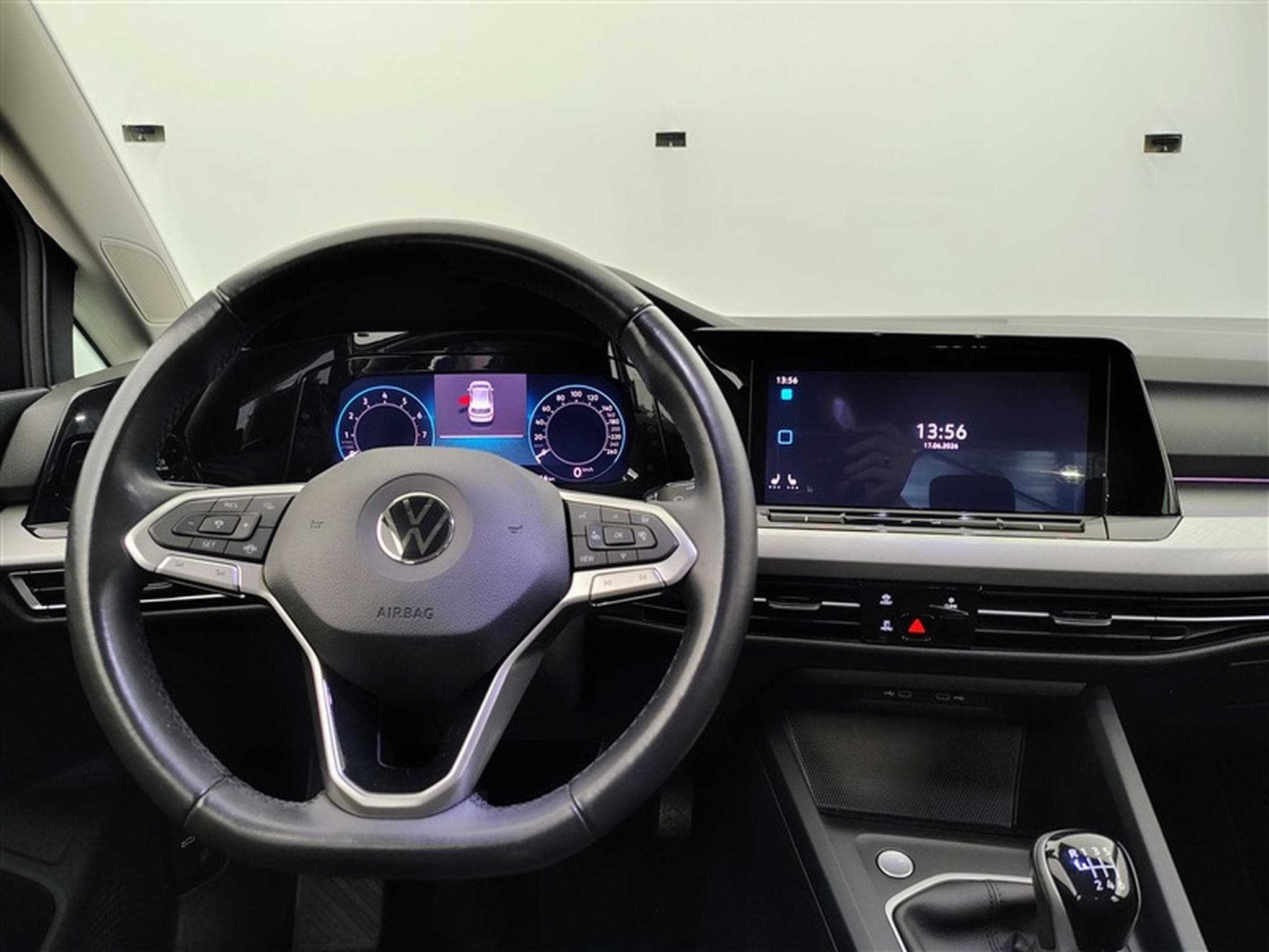 VW Golf 1.0 TSI Life CARPLAY / FULL LED / PDC / ALU (2023) - Photo 9