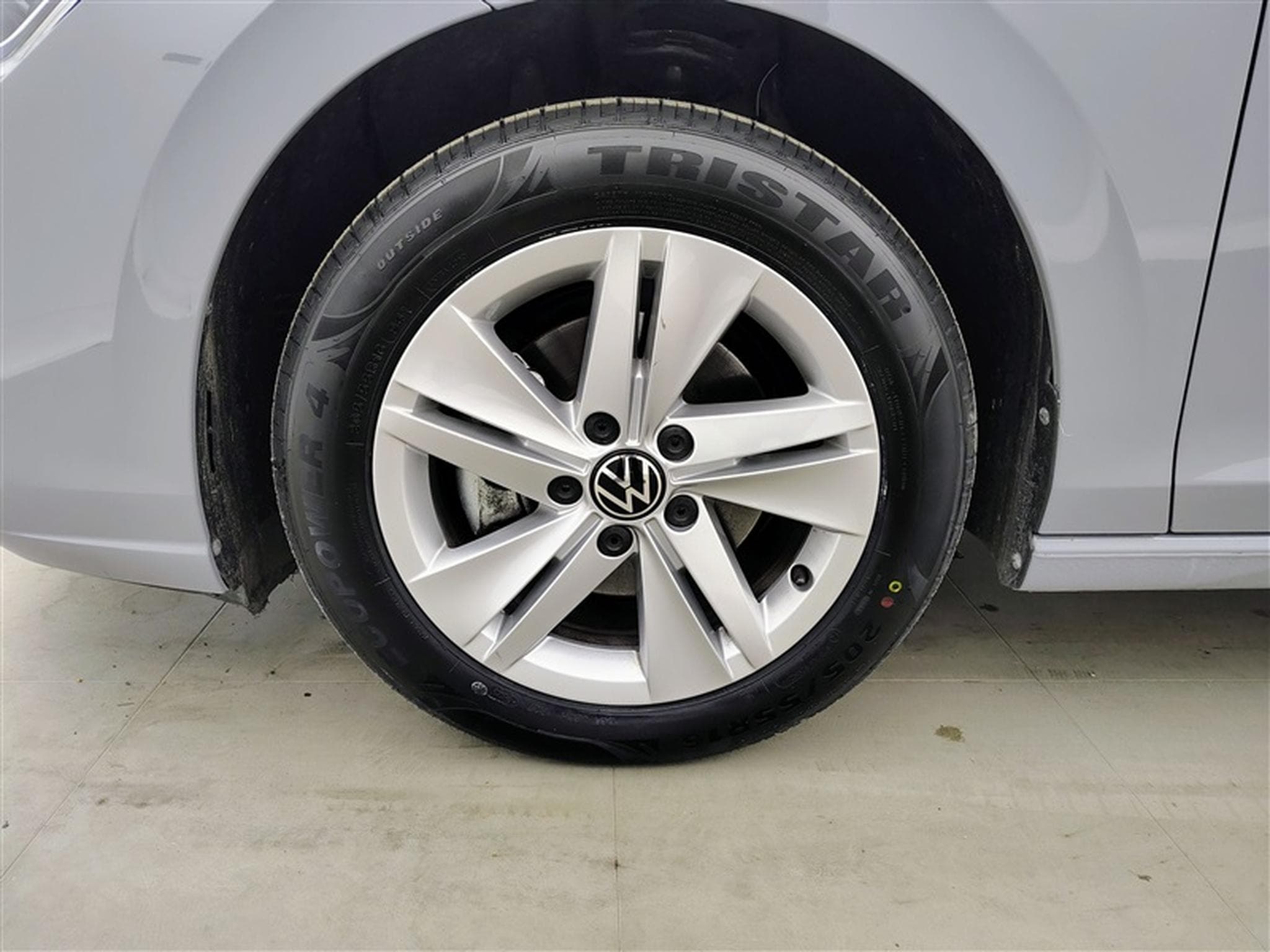 VW Golf Facelift 1.5 TSI 115cv Prime NAVI / FULL LED / CAMERA / JA16 (2024) - Photo 6