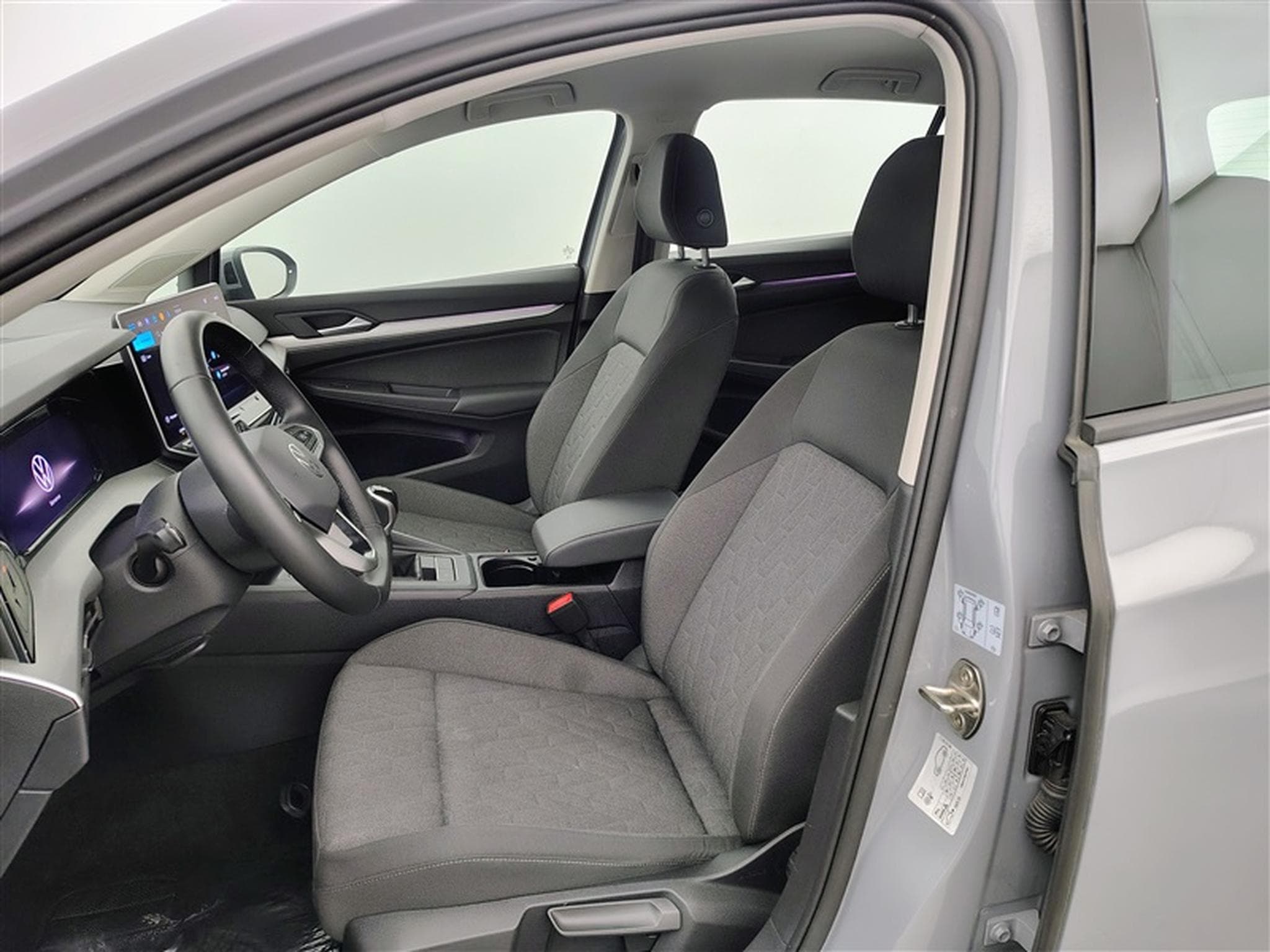 VW Golf Facelift 1.5 TSI 115cv Prime NAVI / FULL LED / CAMERA / JA16 (2024) - Photo 7