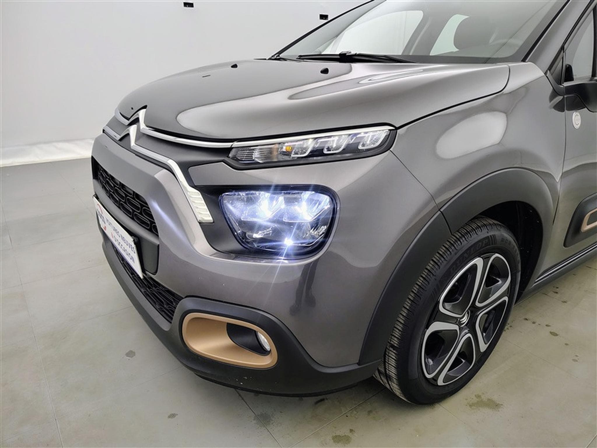 Citroen C3 1.2i PureTech Shine Navi / Led / PDC (2023) - Photo 15