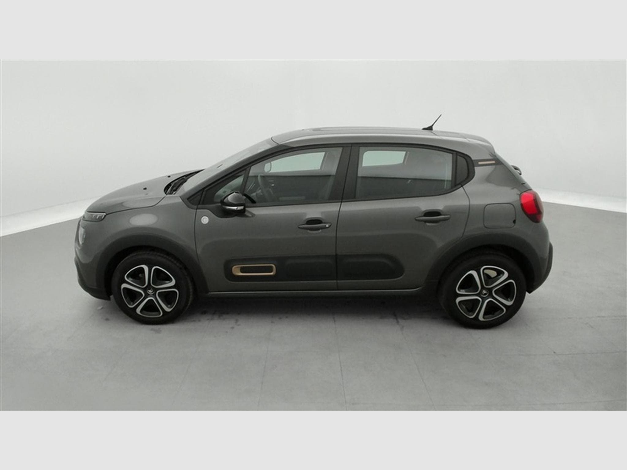 Citroen C3 1.2i PureTech Shine Navi / Led / PDC (2023) - Photo 3