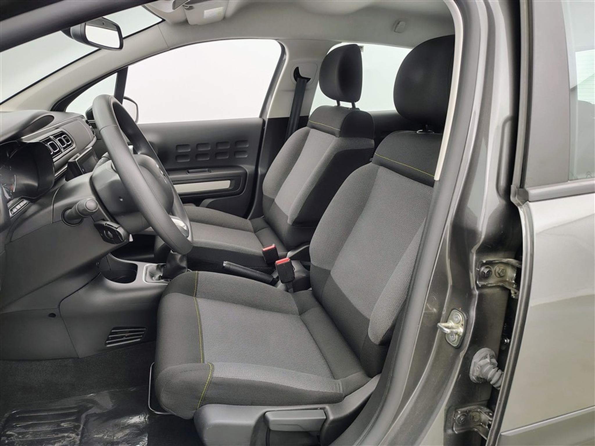 Citroen C3 1.2i PureTech Shine Navi / Led / PDC (2023) - Photo 7