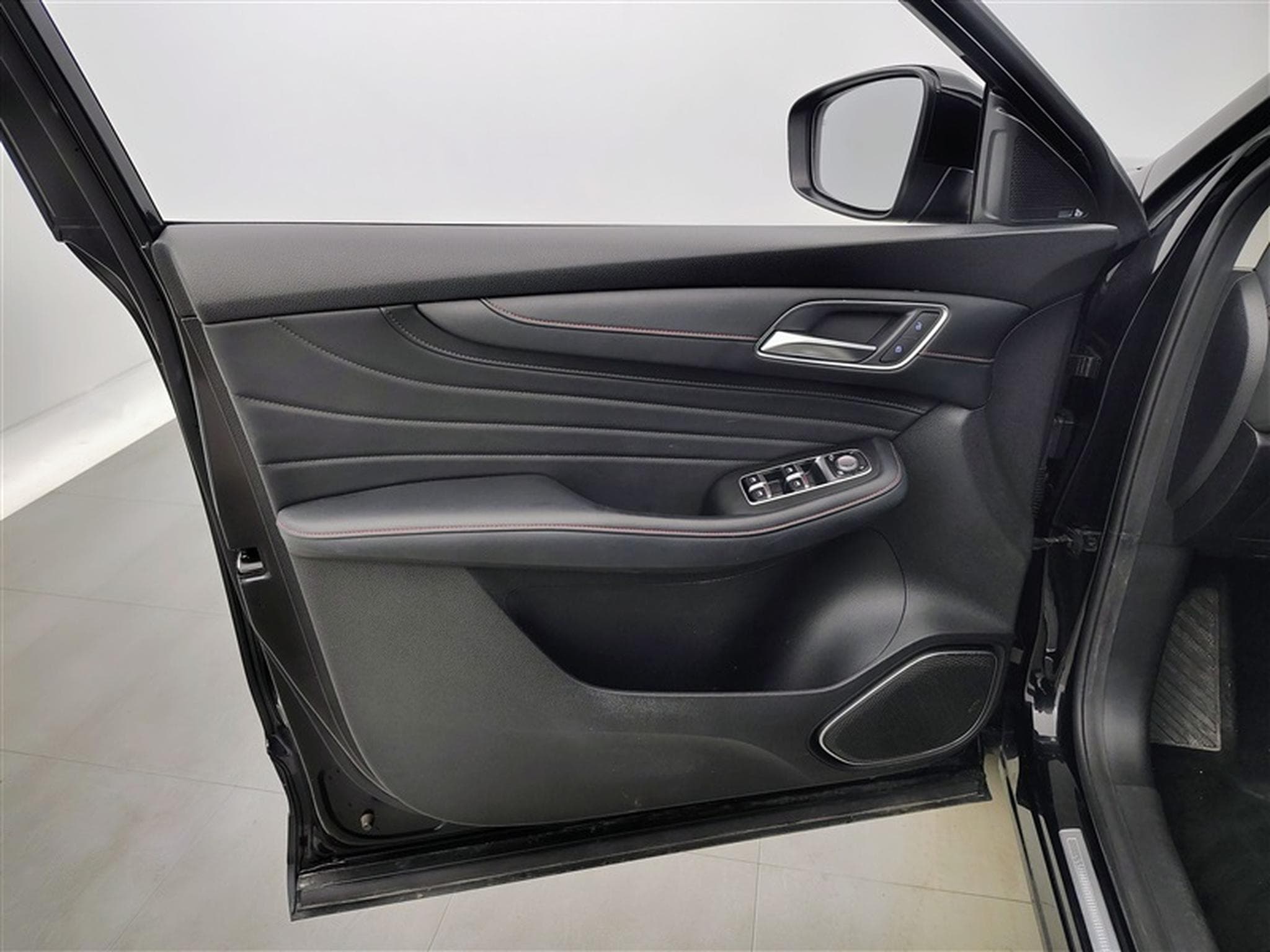 MG HS Facelift 1.5 T-GDi 160cv BVA Luxury NAVI / CUIR / TOIT PANO (2024) - Photo 17