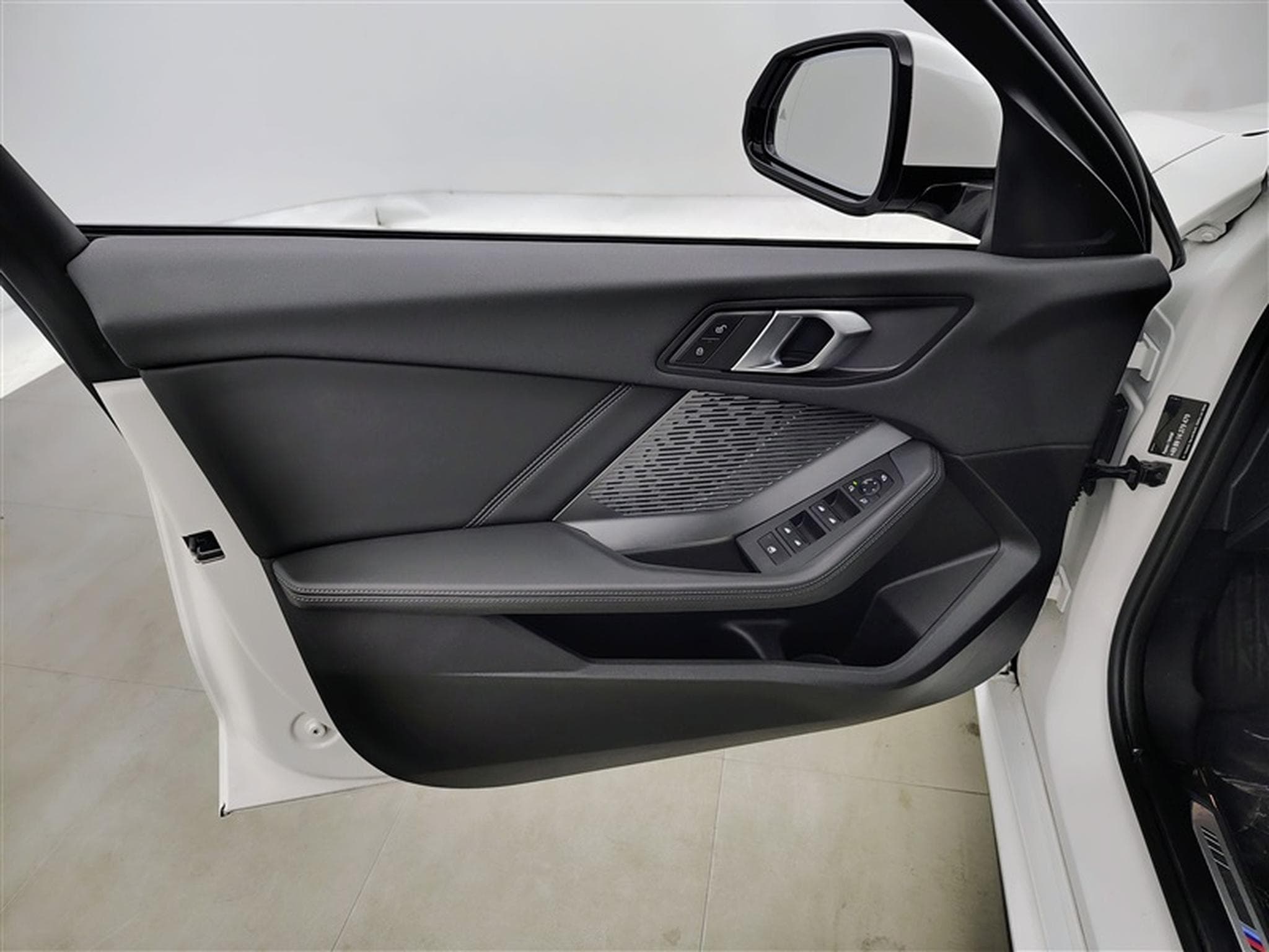 BMW 118 118 dA Pack M NAVI / FULL LED / CUIR SPORT / CAMERA / JA 19" (2025) - Photo 17