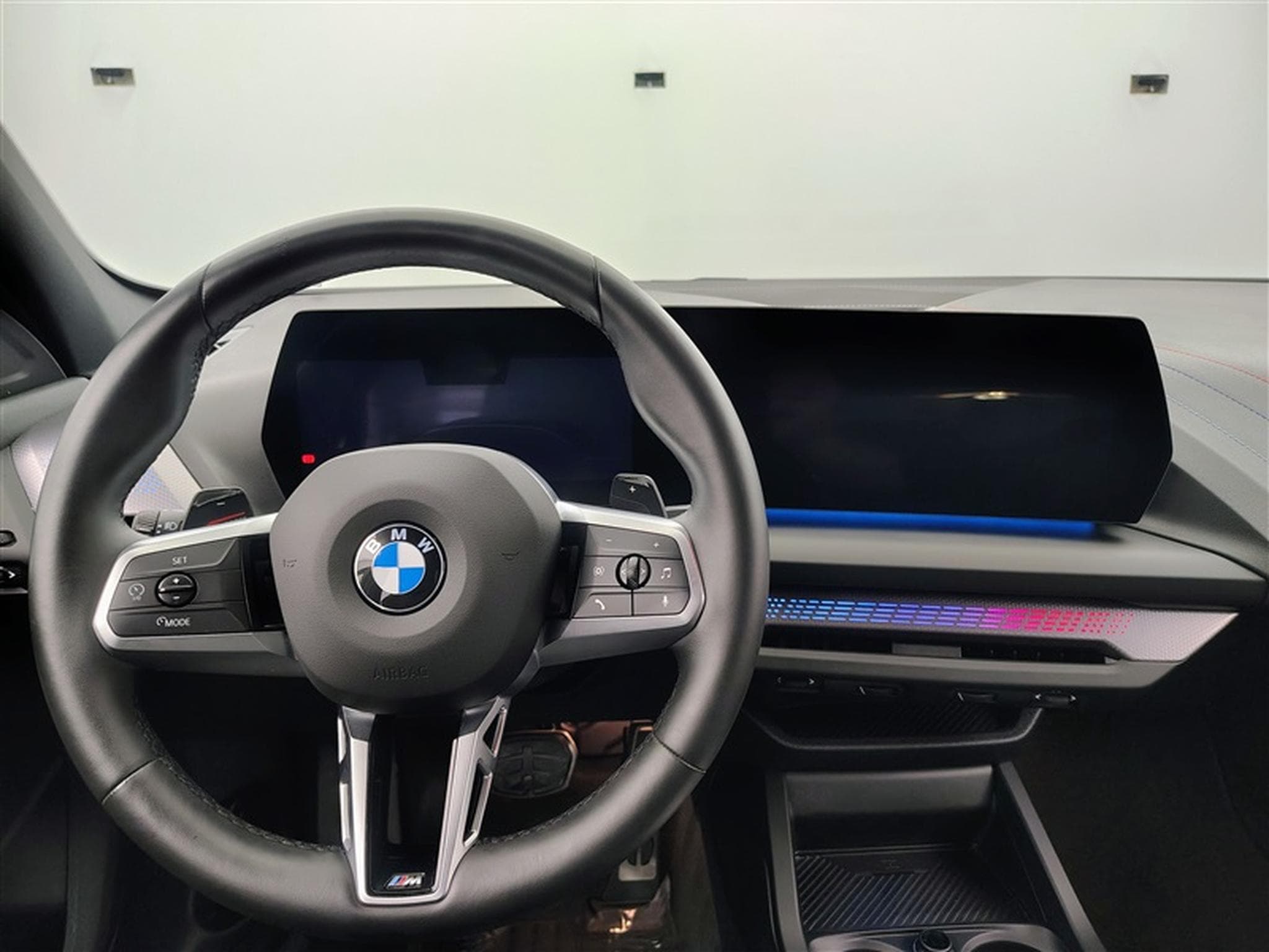 BMW 118 118 dA Pack M NAVI / FULL LED / CUIR SPORT / CAMERA / JA 19" (2025) - Photo 9