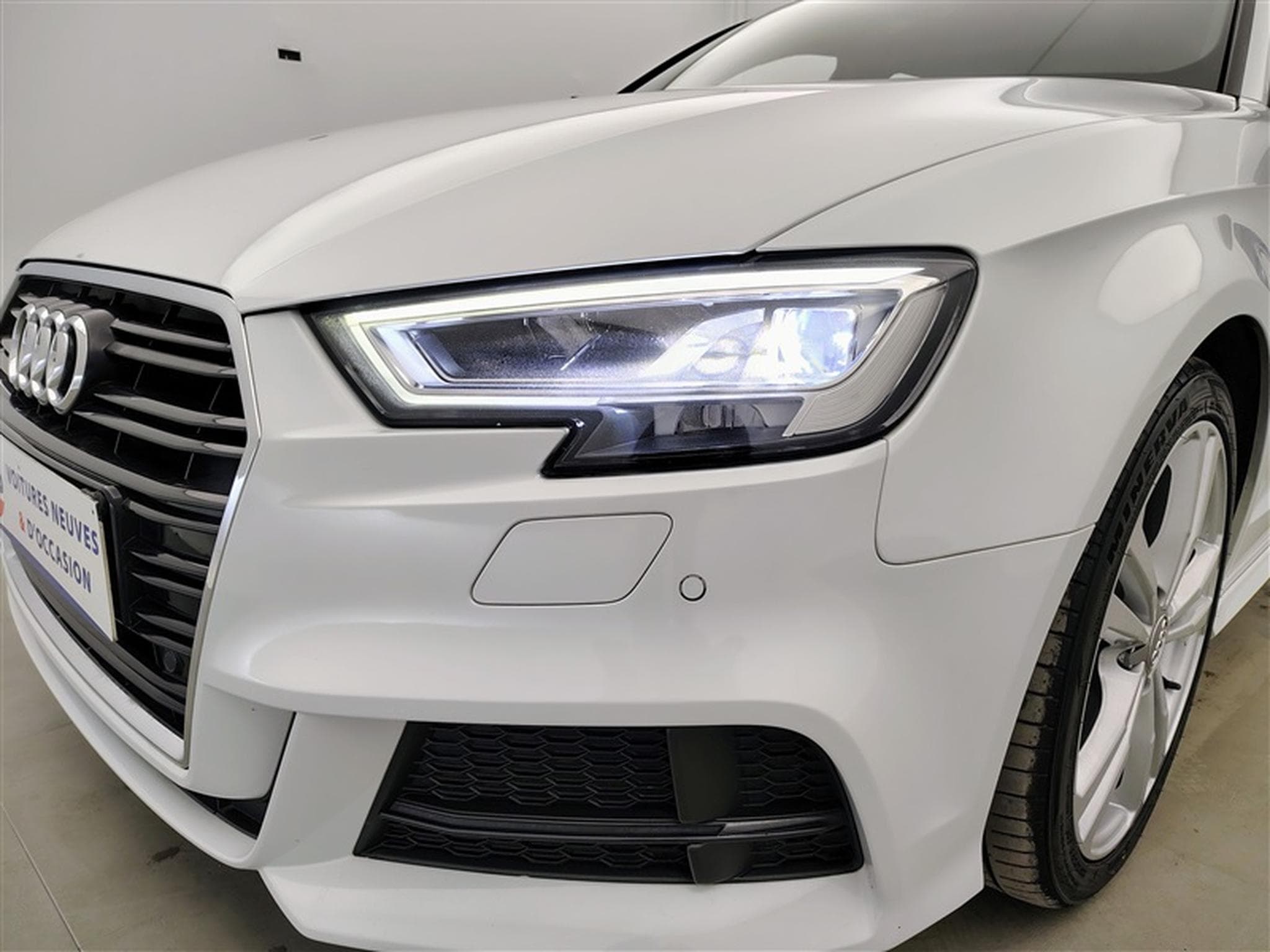 Audi A3 30 TFSI S-Line *NAVI/FULL LED/CUIR SPORT/CAM/PDC/JA* (2019) - Photo 15