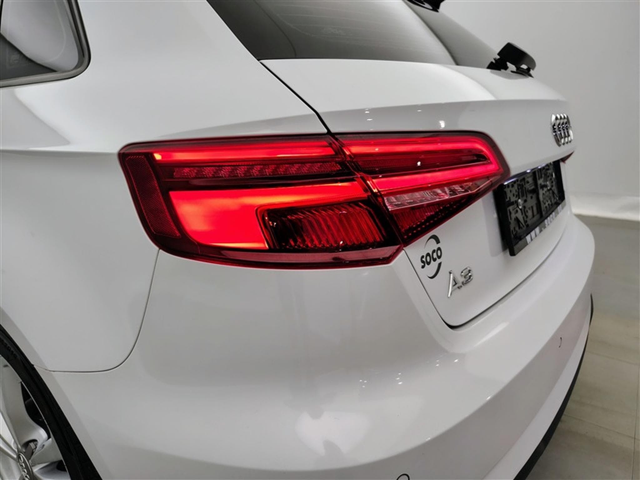 Audi A3 30 TFSI S-Line *NAVI/FULL LED/CUIR SPORT/CAM/PDC/JA* (2019) - Photo 16