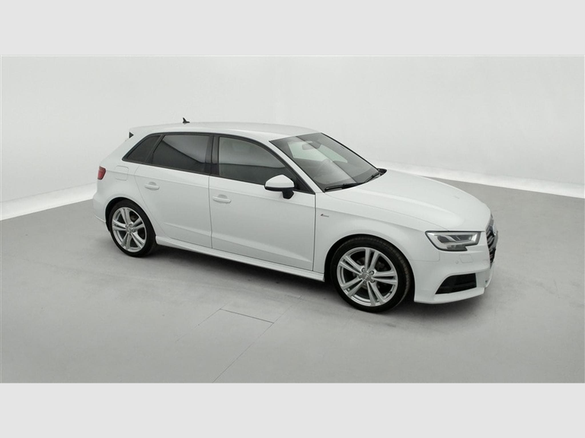 Audi A3 30 TFSI S-Line *NAVI/FULL LED/CUIR SPORT/CAM/PDC/JA* (2019) - Photo 23