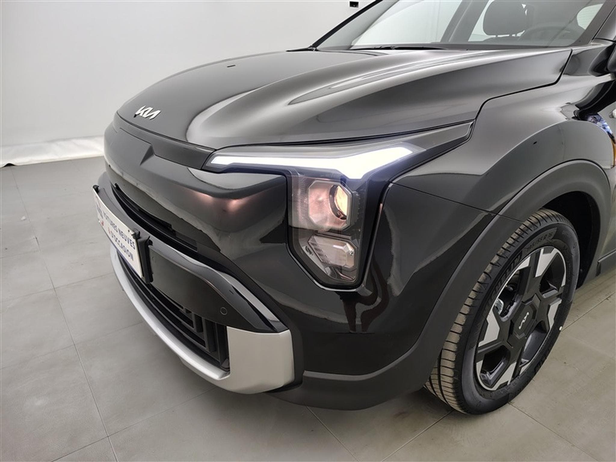 Kia Stonic 1.0 T-GDi DCT LX NAVI / FULL LED / CAMERA / JA 16" (2026) - Photo 15