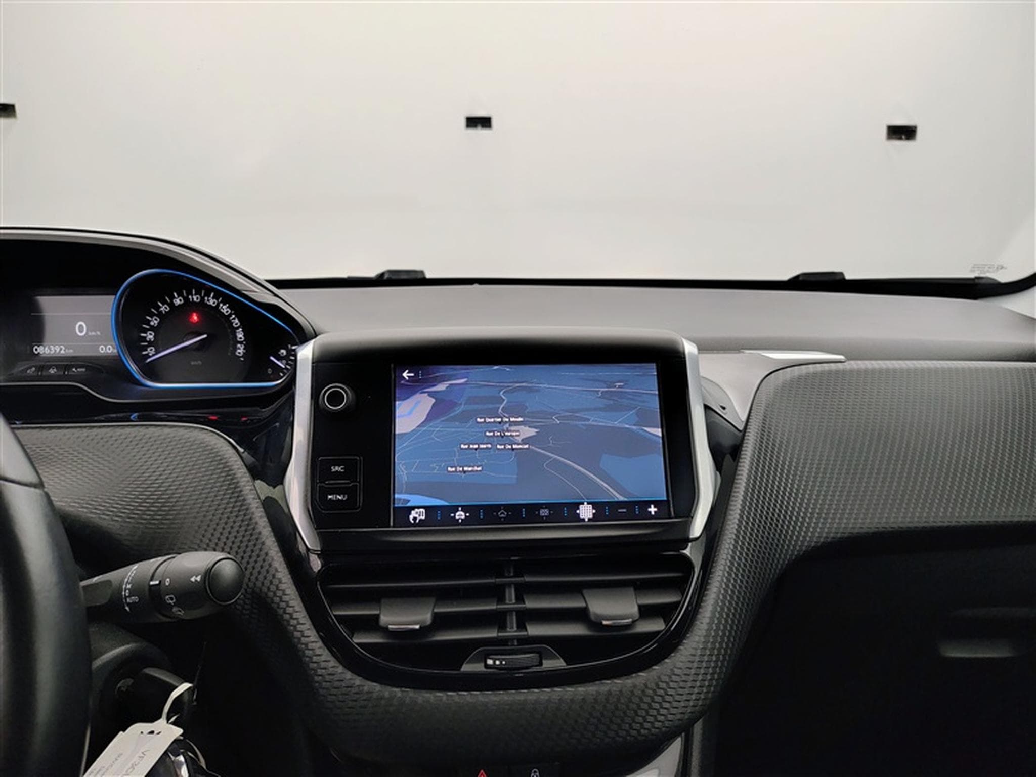 Peugeot 2008 1.5 BlueHDi Allure S&S (EU6.2) (2019) - Photo 11