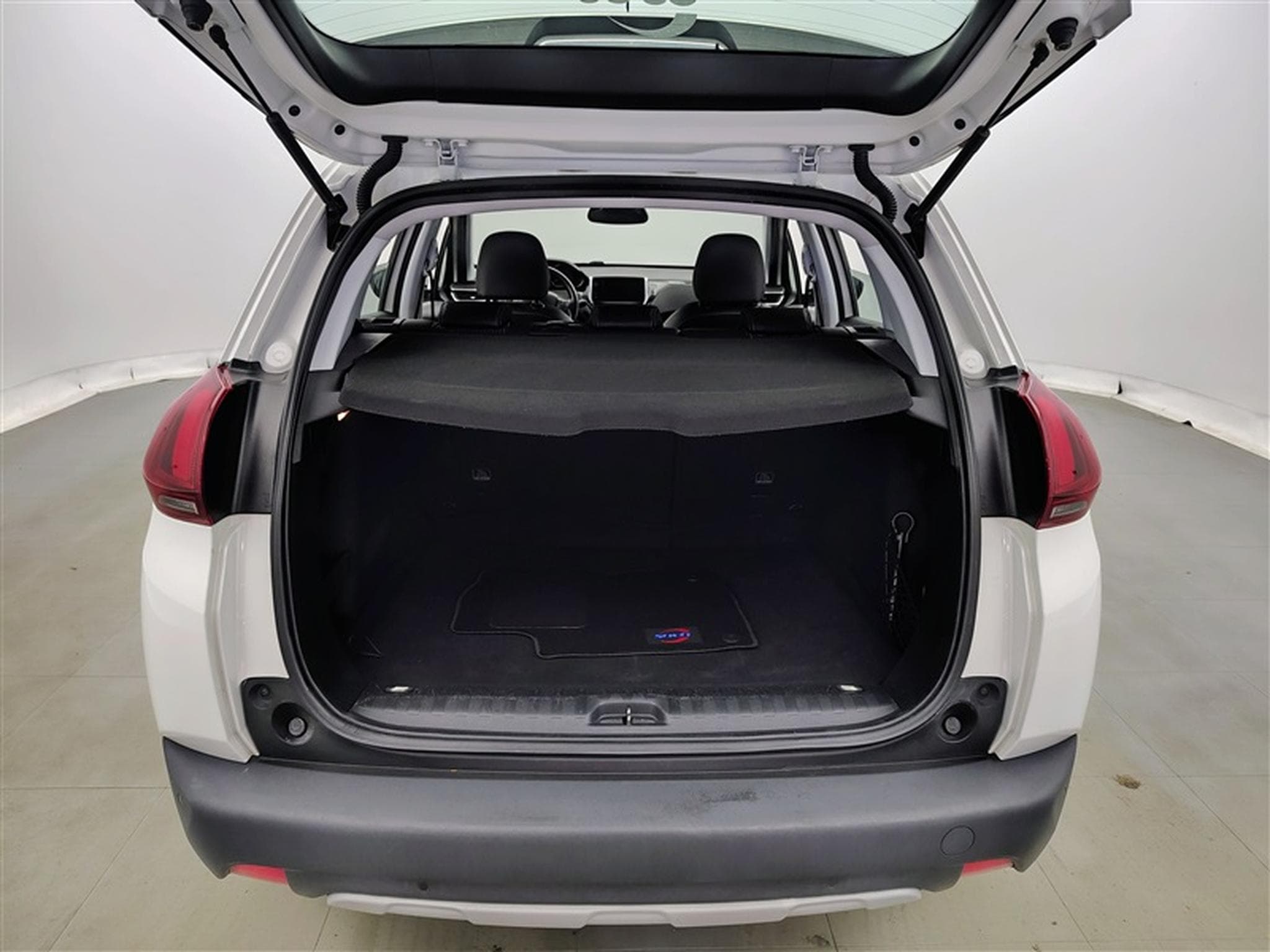Peugeot 2008 1.5 BlueHDi Allure S&S (EU6.2) (2019) - Photo 14
