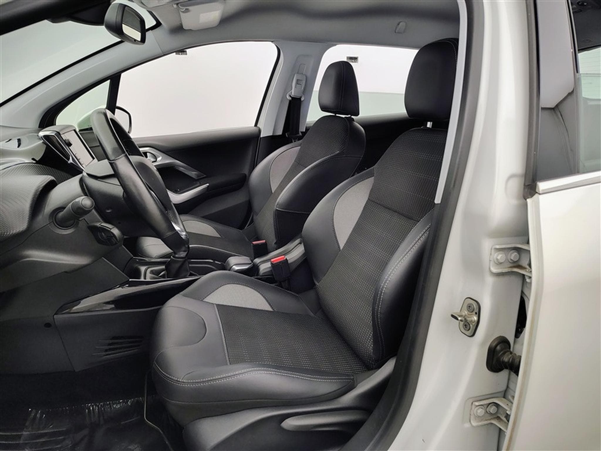 Peugeot 2008 1.5 BlueHDi Allure S&S (EU6.2) (2019) - Photo 7
