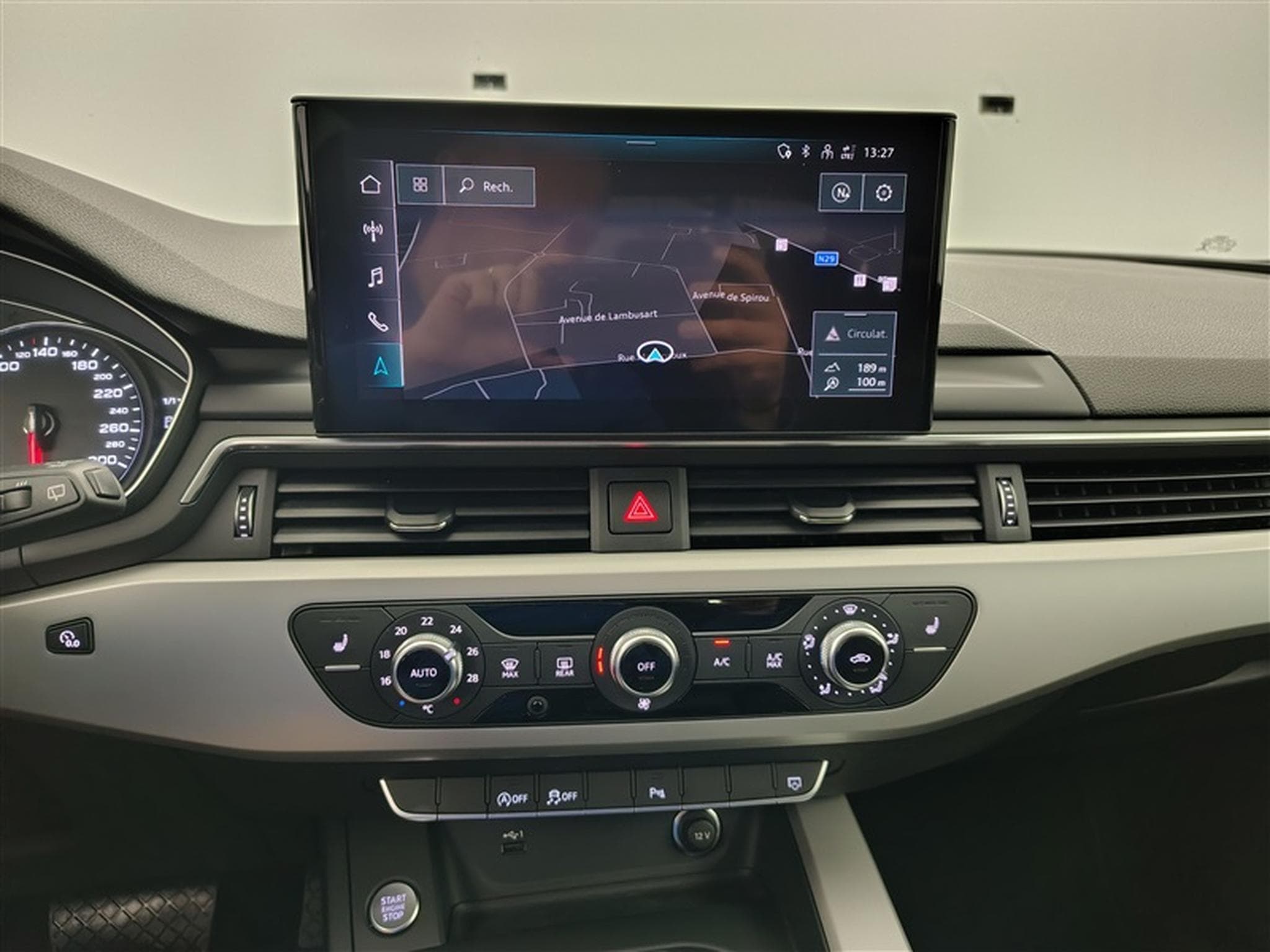 Audi A4 Avant 30 TDi S-tronic S-Line Navi / Led (2022) - Photo 11