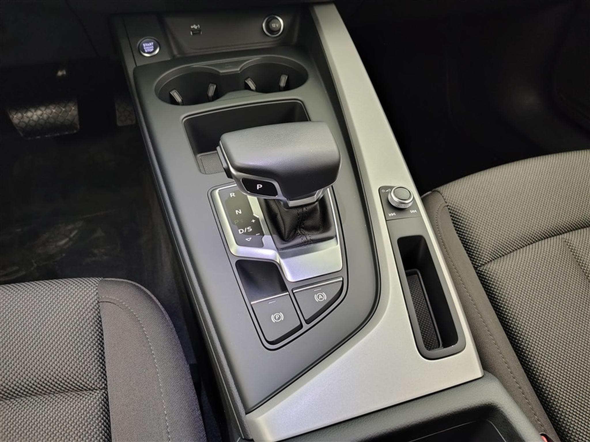 Audi A4 Avant 30 TDi S-tronic S-Line Navi / Led (2022) - Photo 12